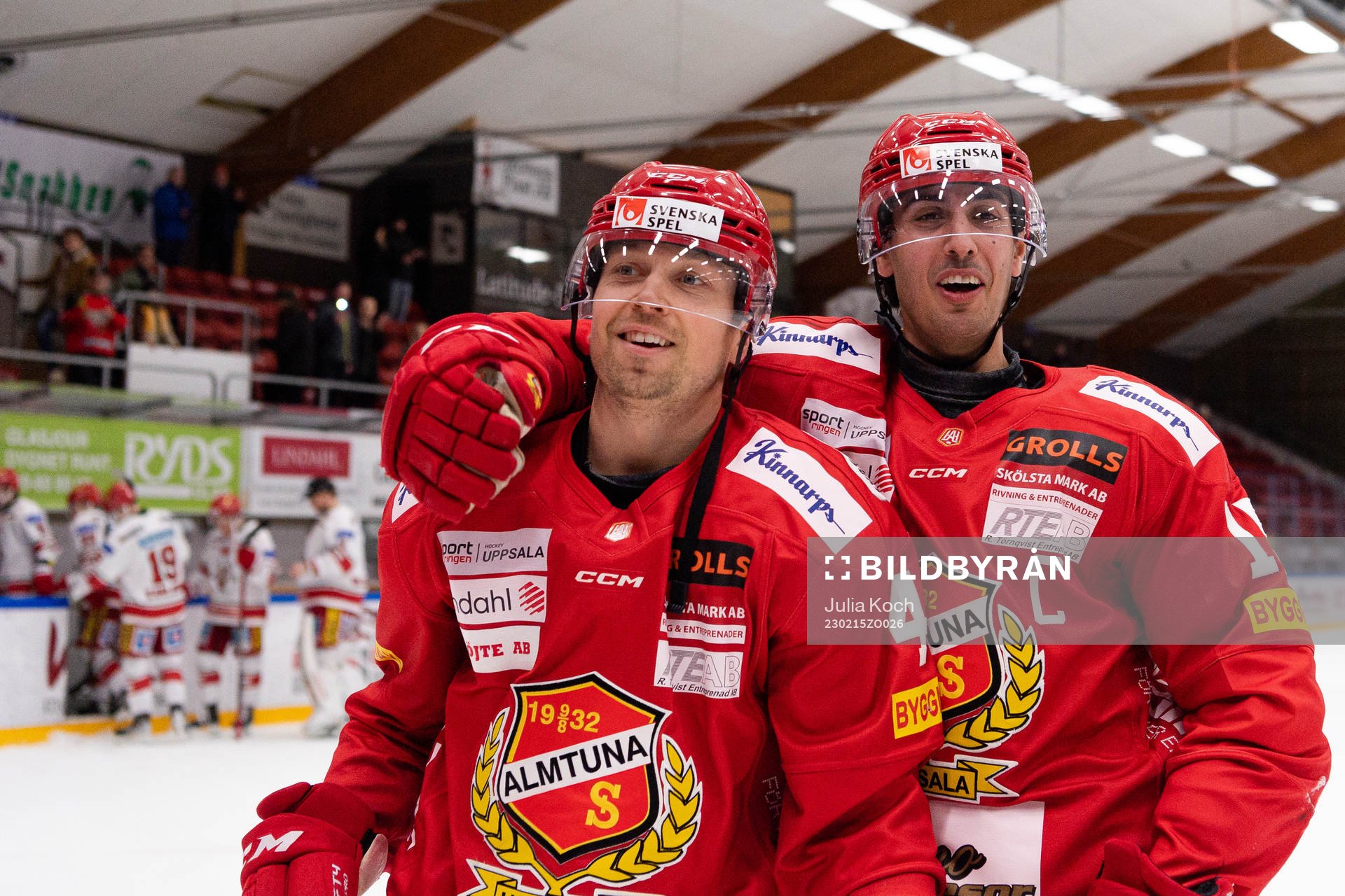 Almtunas Victor Aronsson och Marcus Karlström jublar