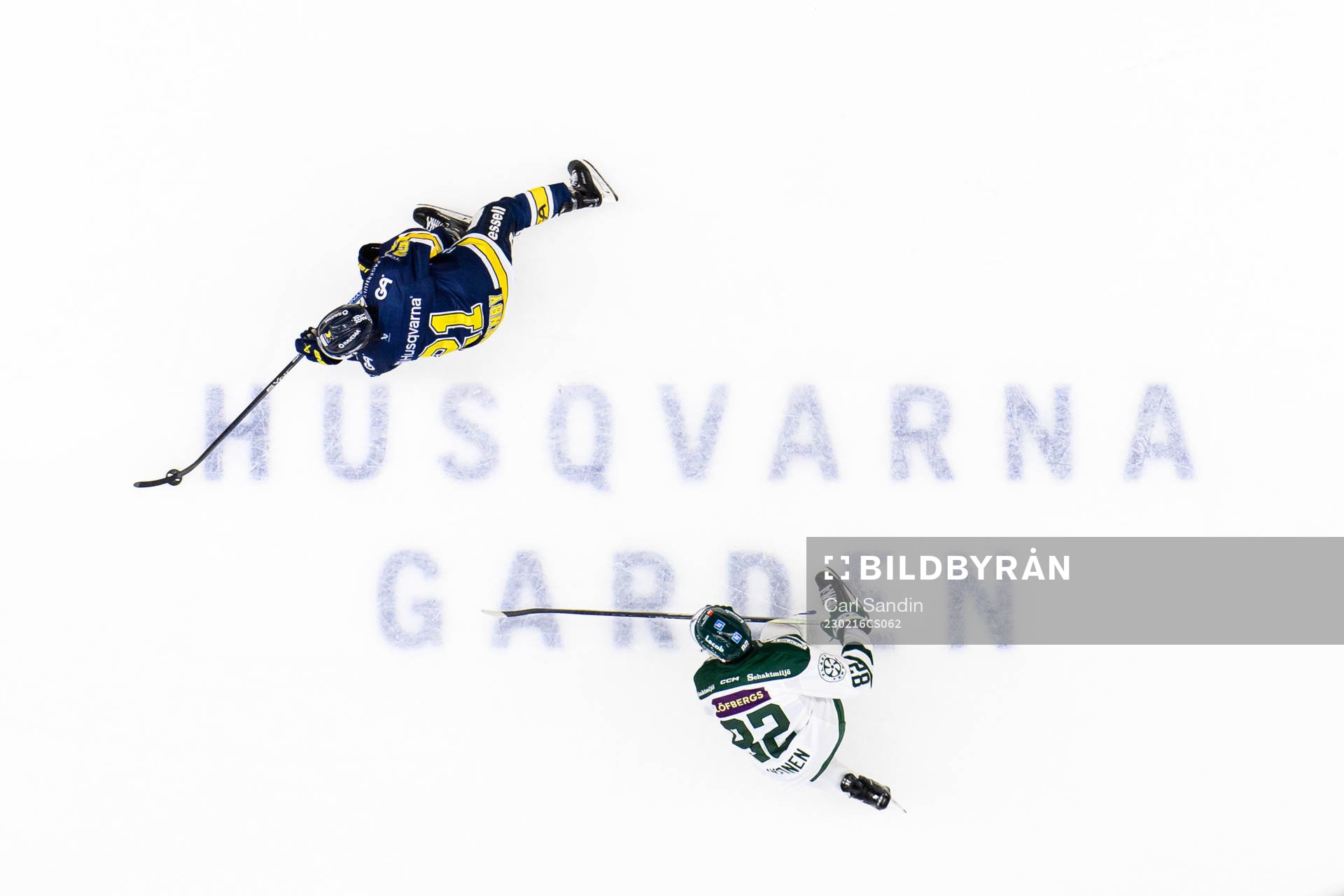 HV71s Mattias Tedenby och Färjestads Jasse Ikonen