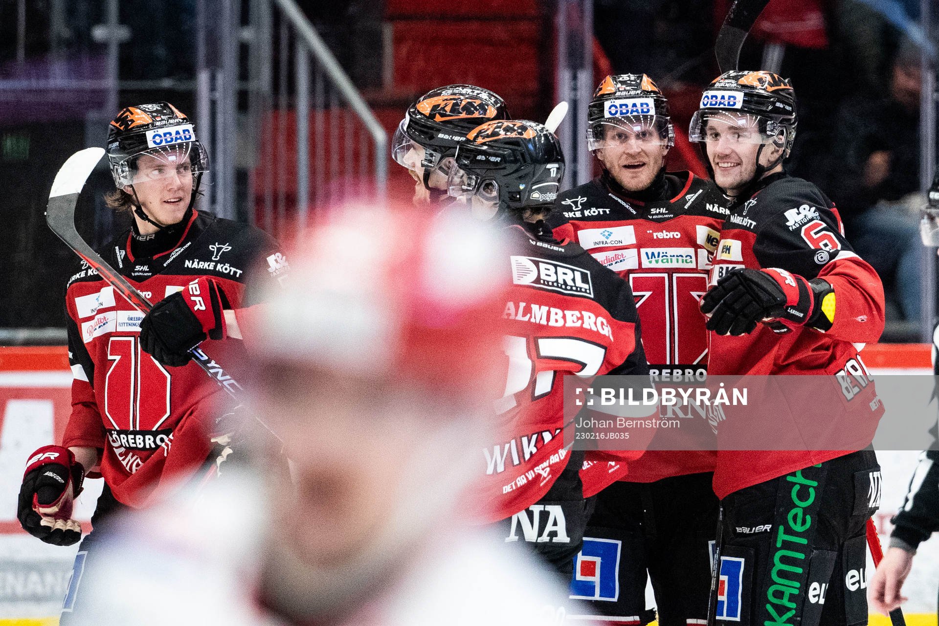 Örebros Marcus Hardegård jublar med lagkamrater