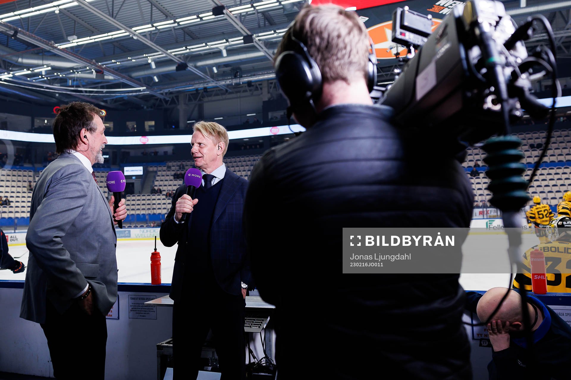 Cmore kommentatorer Åke Unger och Niklas Wikegård före