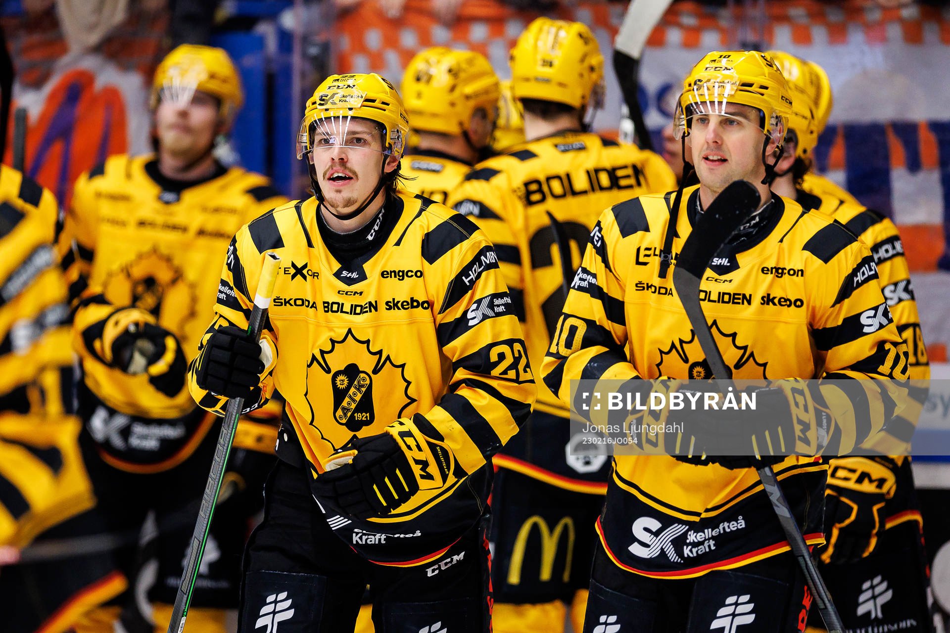 Skellefteås Jonathan Johnsson och Joakim Lindström jublar
