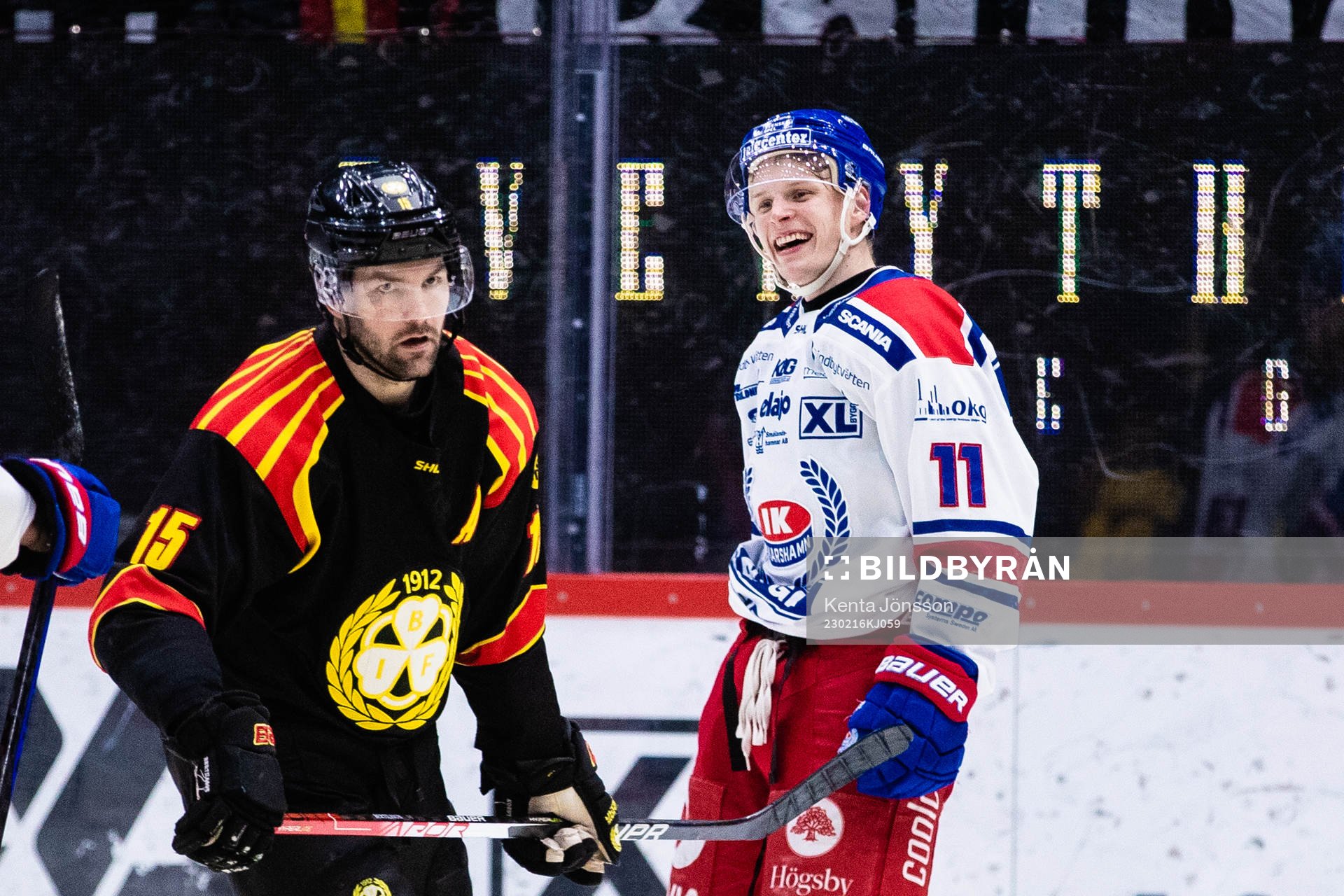 Oskarshamns Antti Suomela (h) jublar