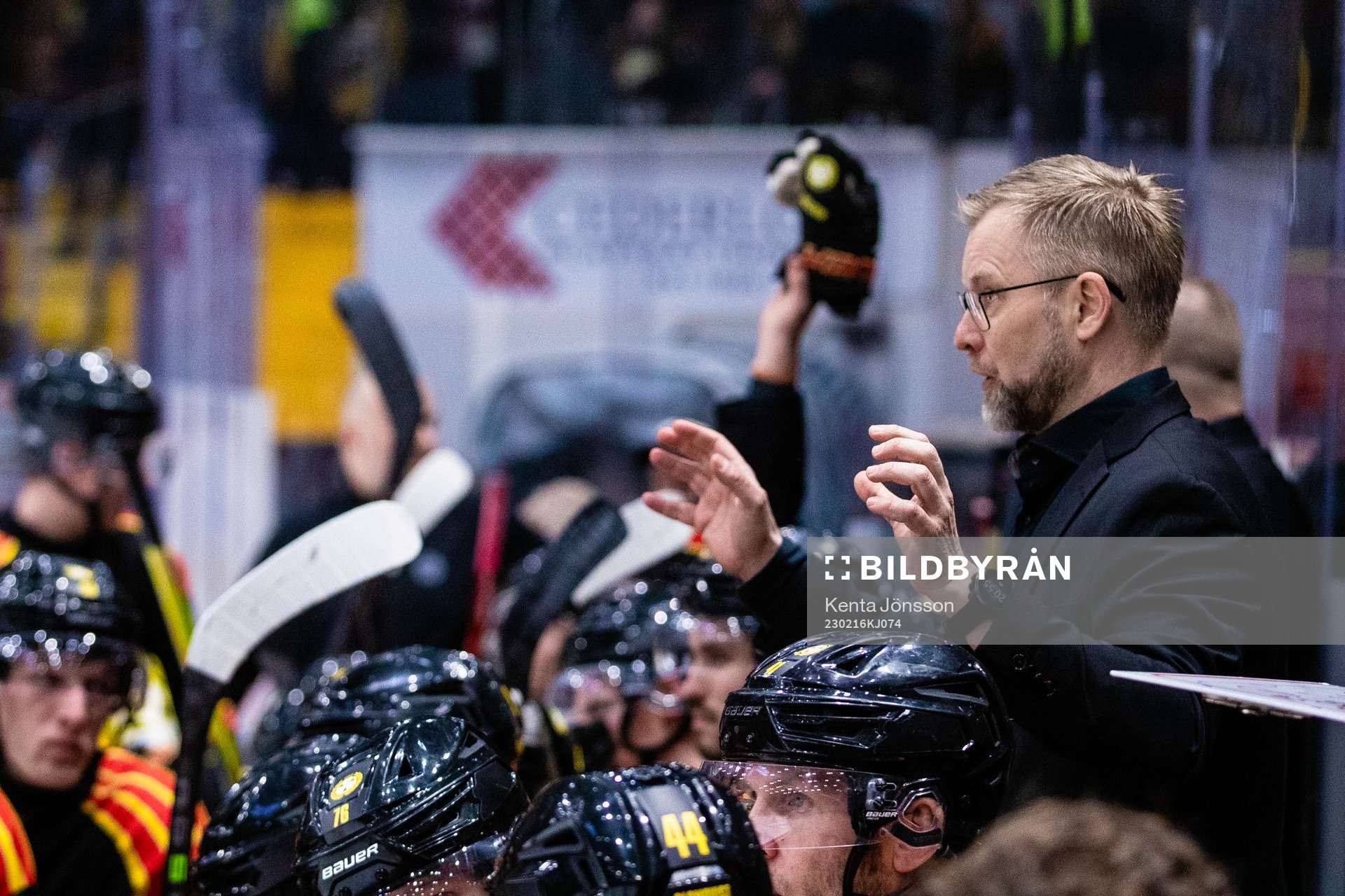 Brynäs tränare Mikko Manner i en timeout