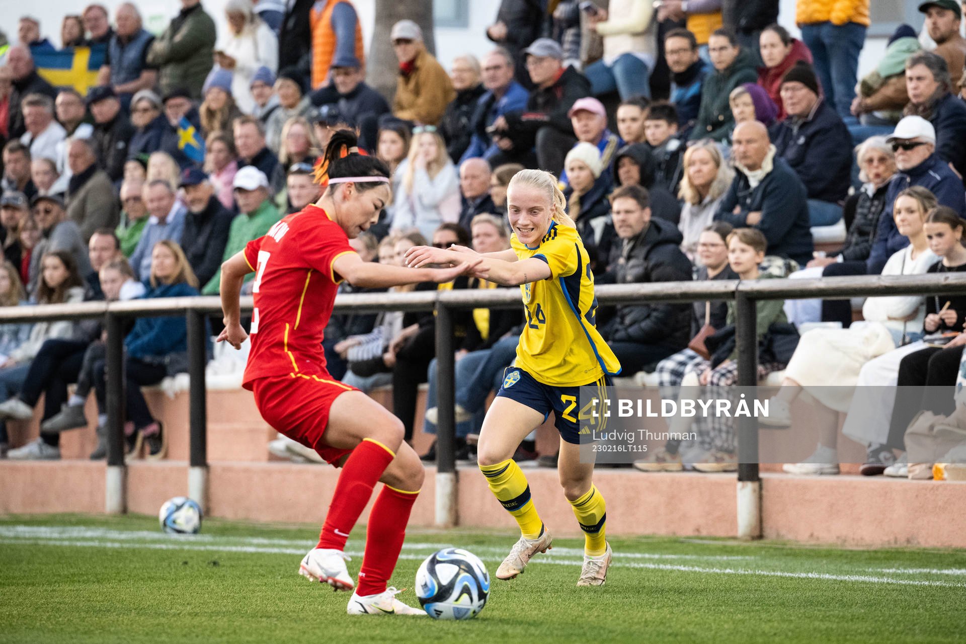 Li Mengwen of China and Anna Sandberg of Sweden