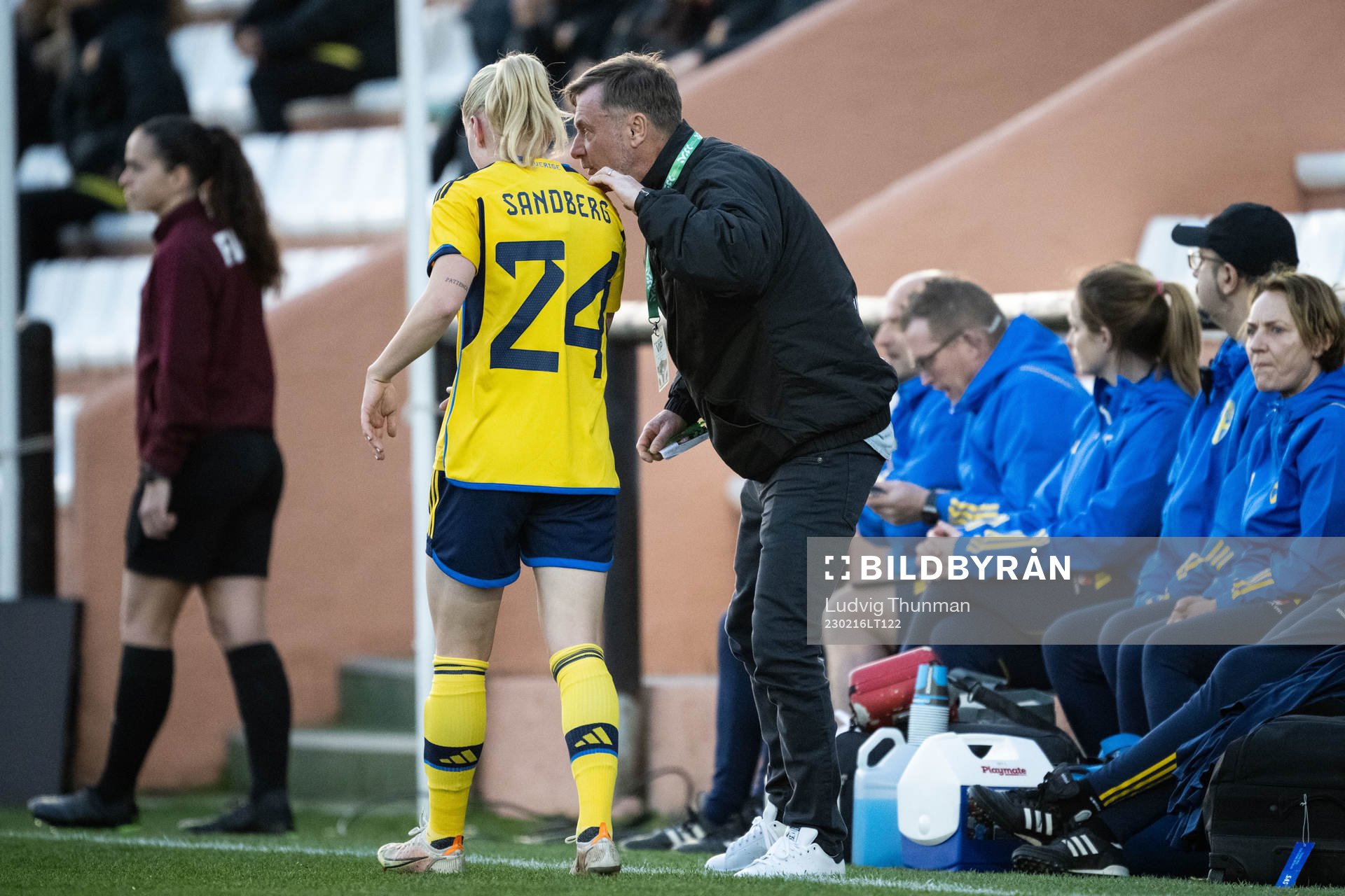 Head coach Peter Gerhardsson of Sweden  in discussion with