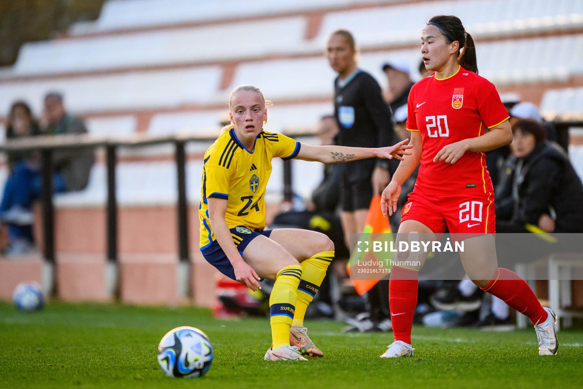 Anna Sandberg of Sweden and Xiao Yuyi of China during the women's international friendly football match between Sweden and China on February 16, 2023 in Marbella. 