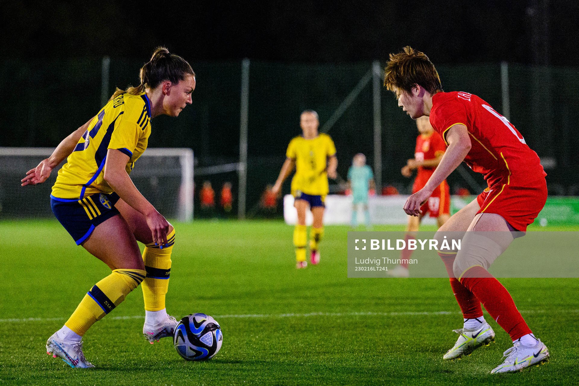Johanna Rytting Kaneryd of Sweden and Zhang Xin of China