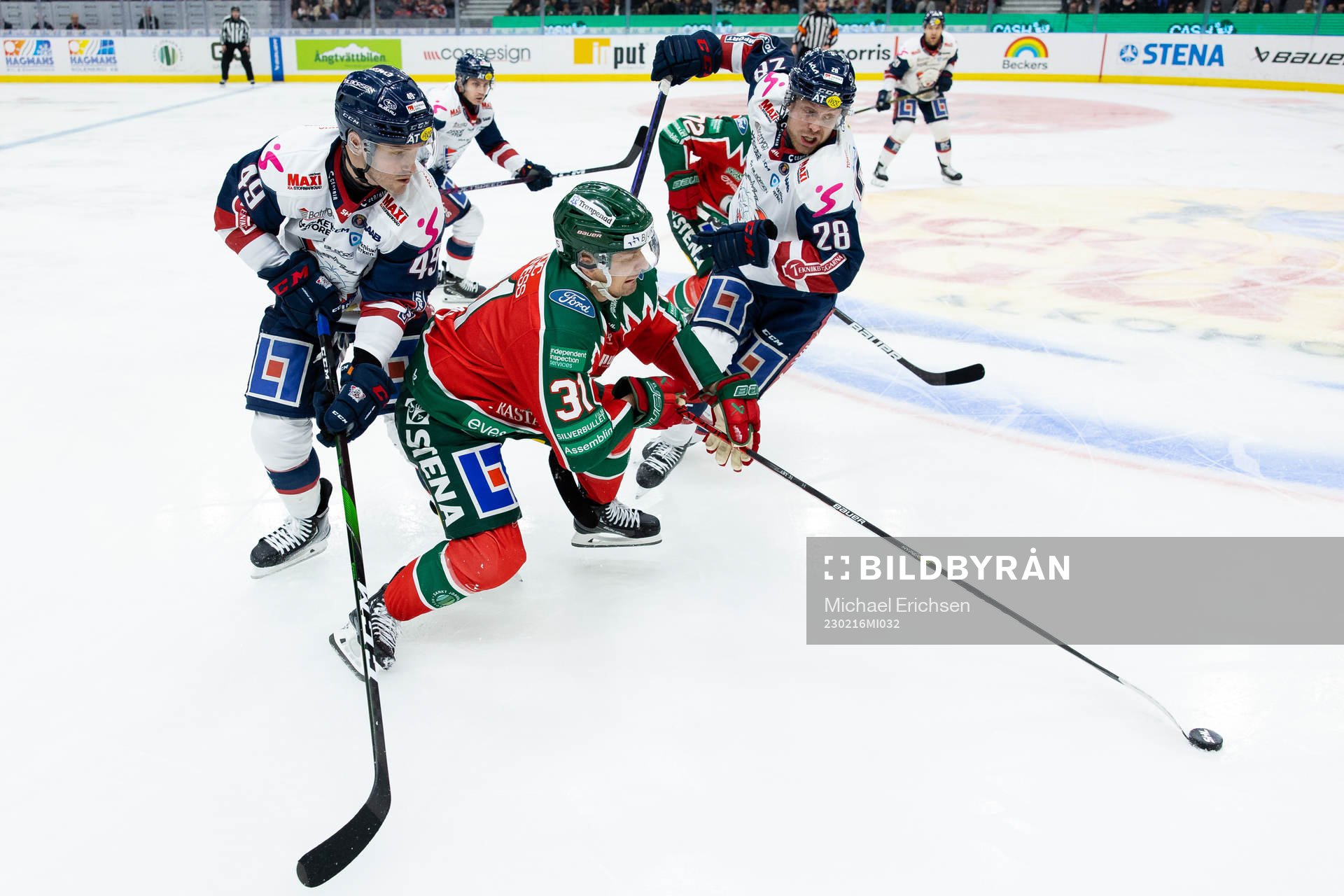 Linköpings Benjamin Maxwell och John Nyberg mot Frölundas