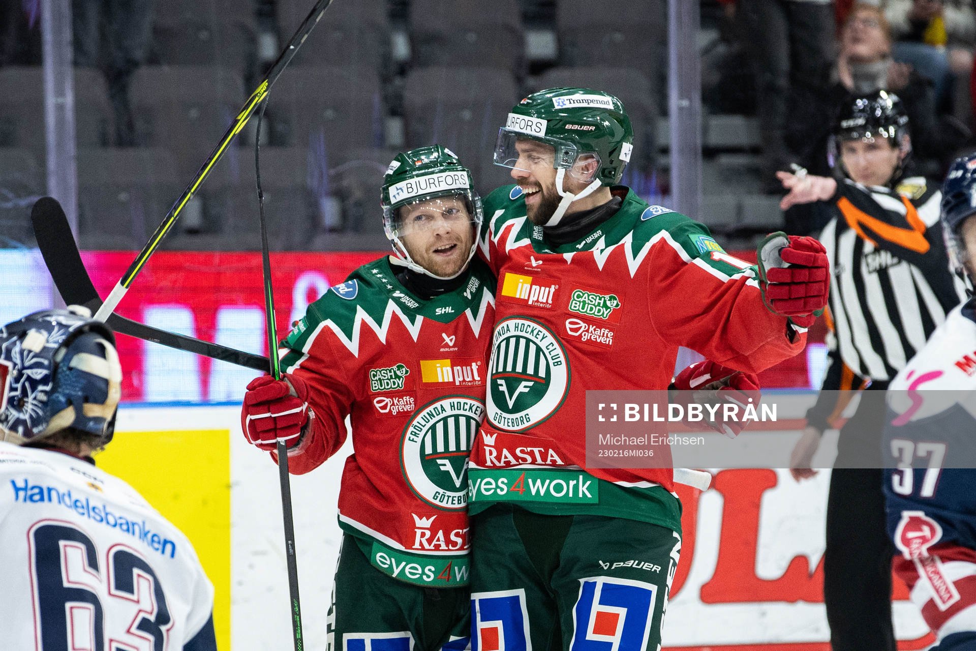 Frölundas Ryan Lasch jublar med Anders Grönlund