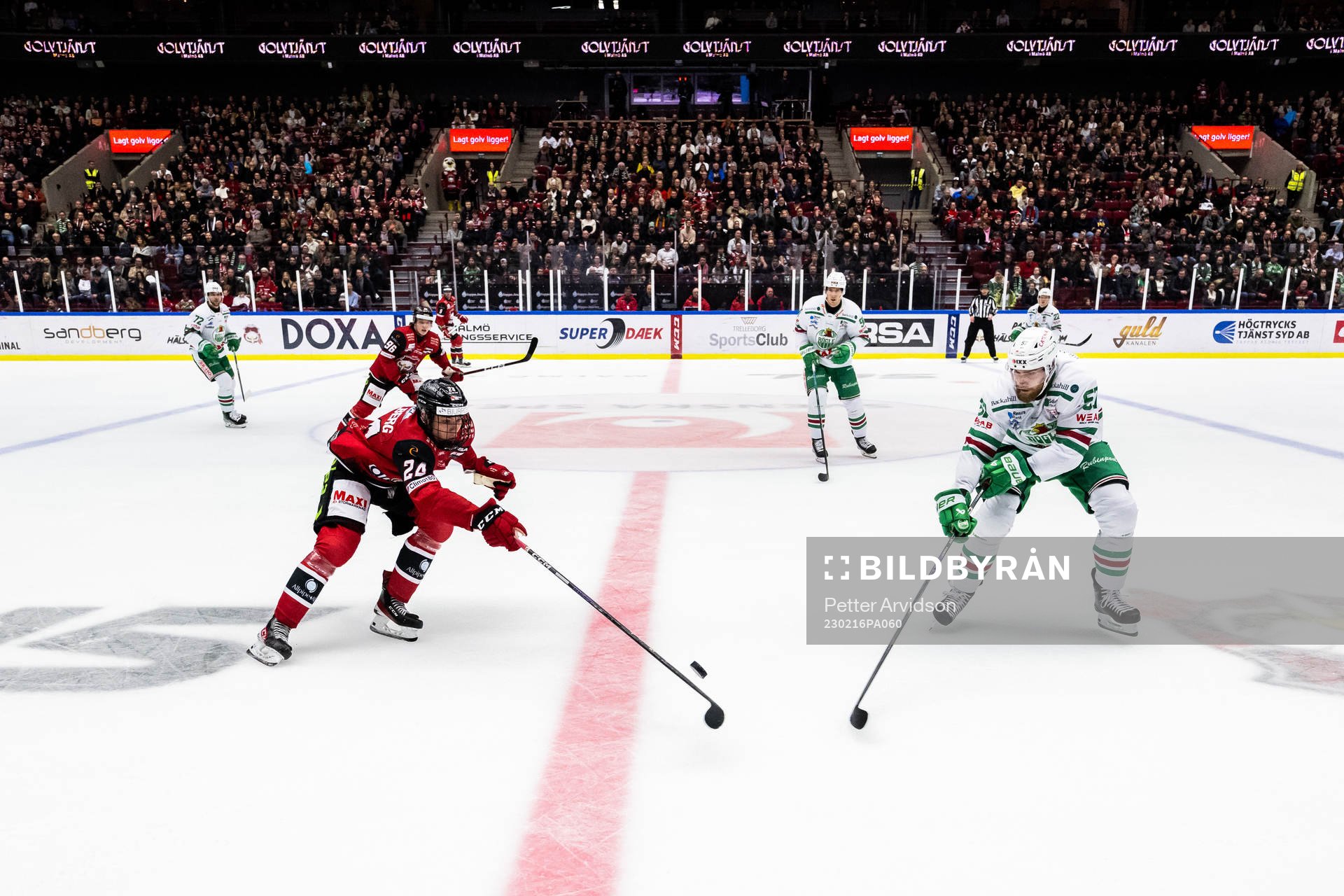 Malmö Redhawks Anton Wahlberg och Rögles Vojtech Mozik