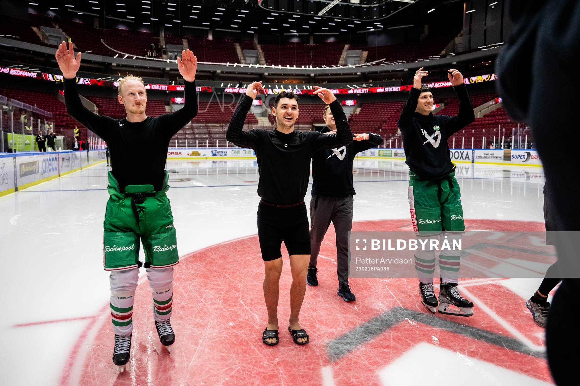 Rögles Simon Hjalmarsson och Brady Ferguson jublar