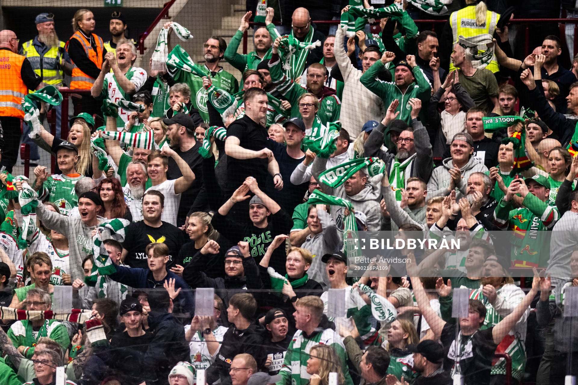 Rögles supportrar jublar