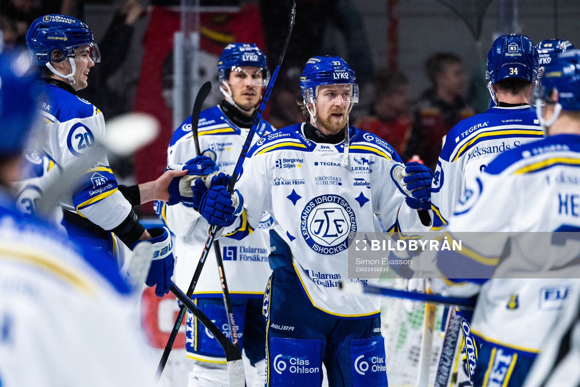 Leksands Anton Lindholm jublar med lagkamrater
