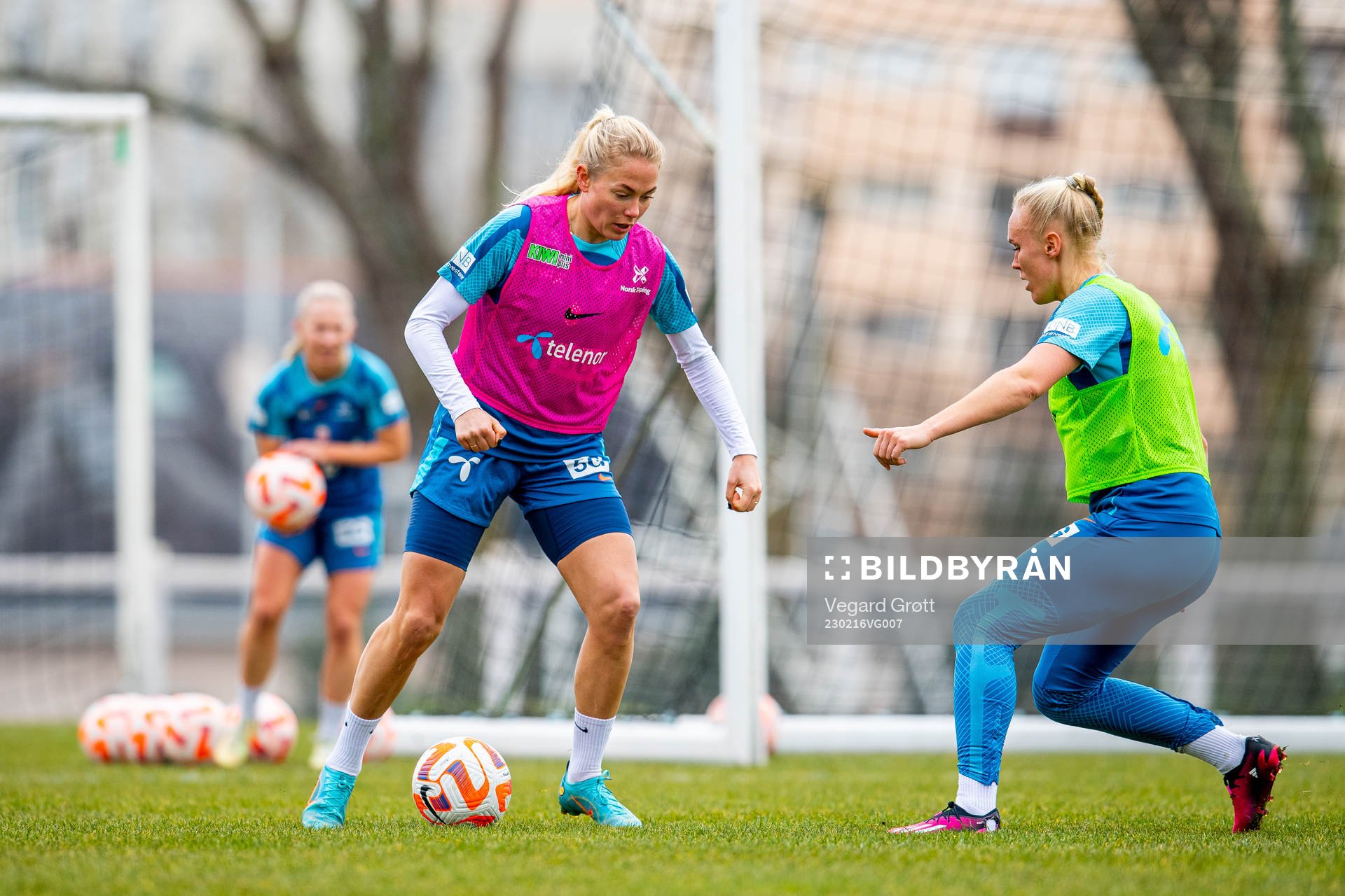 Guro Bergsvand and Maria Thorisdottir of the Norwegian