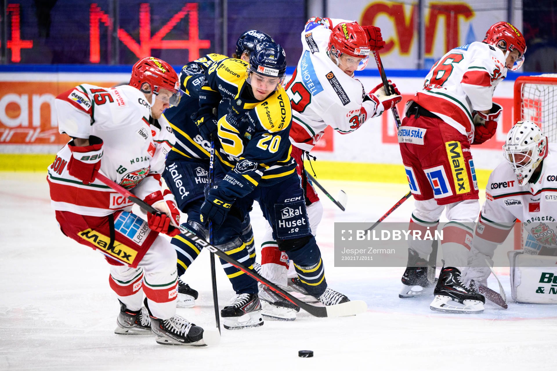 Modos Filip Sveningsson och Södertäljes Nikola Pasic