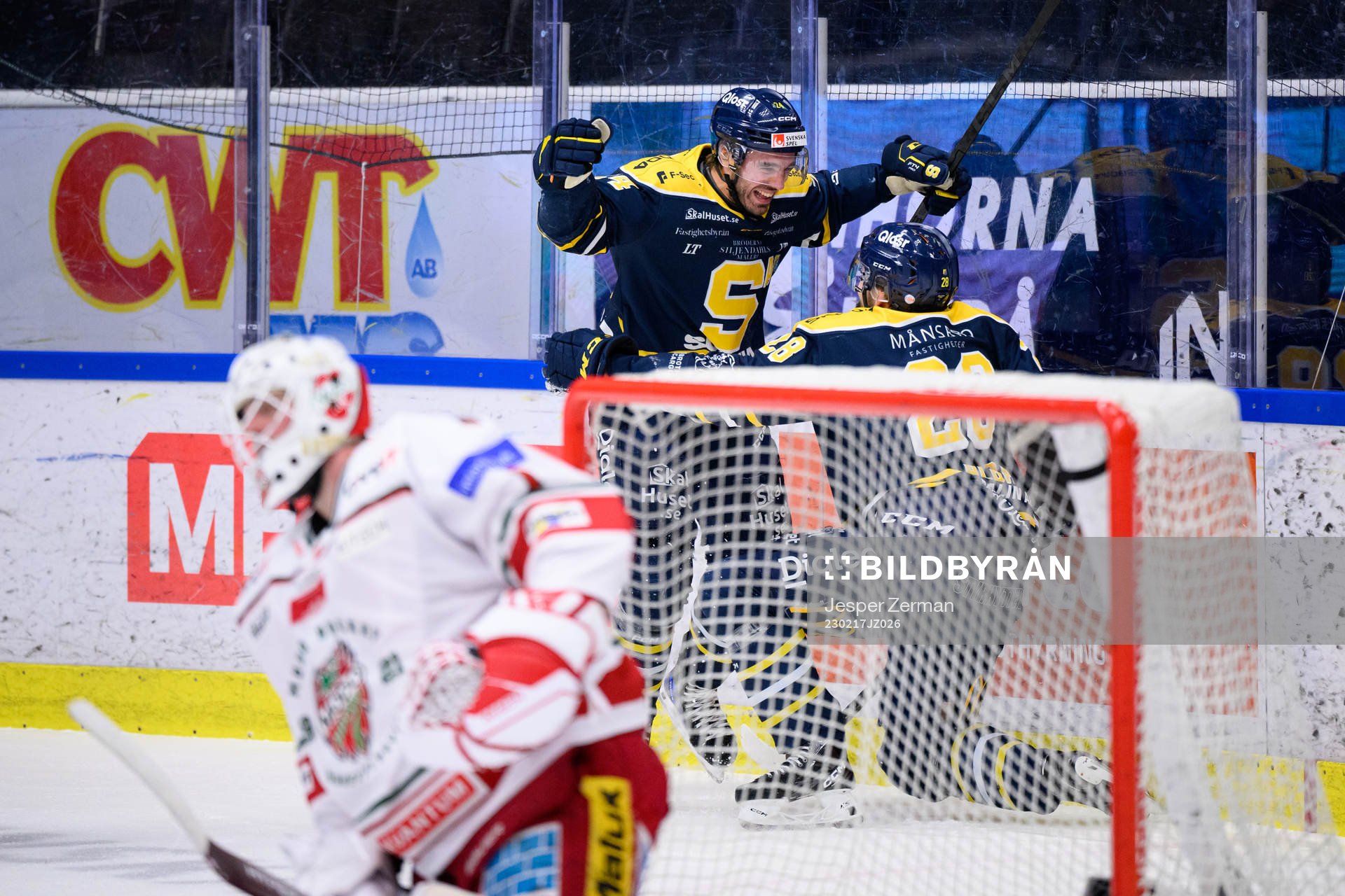 Södertäljes Jacob Dahlström och Emil Alba jublar