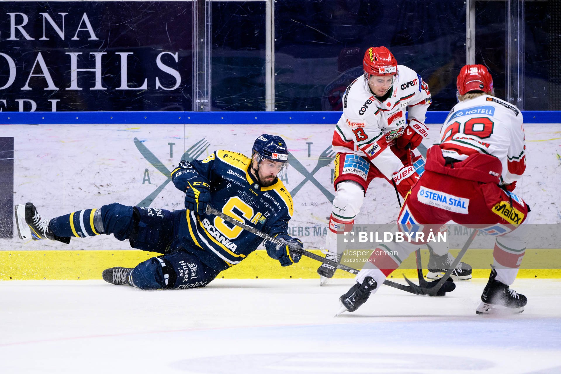 Södertäljes Linus Videll och Modos Nicholas Halloran