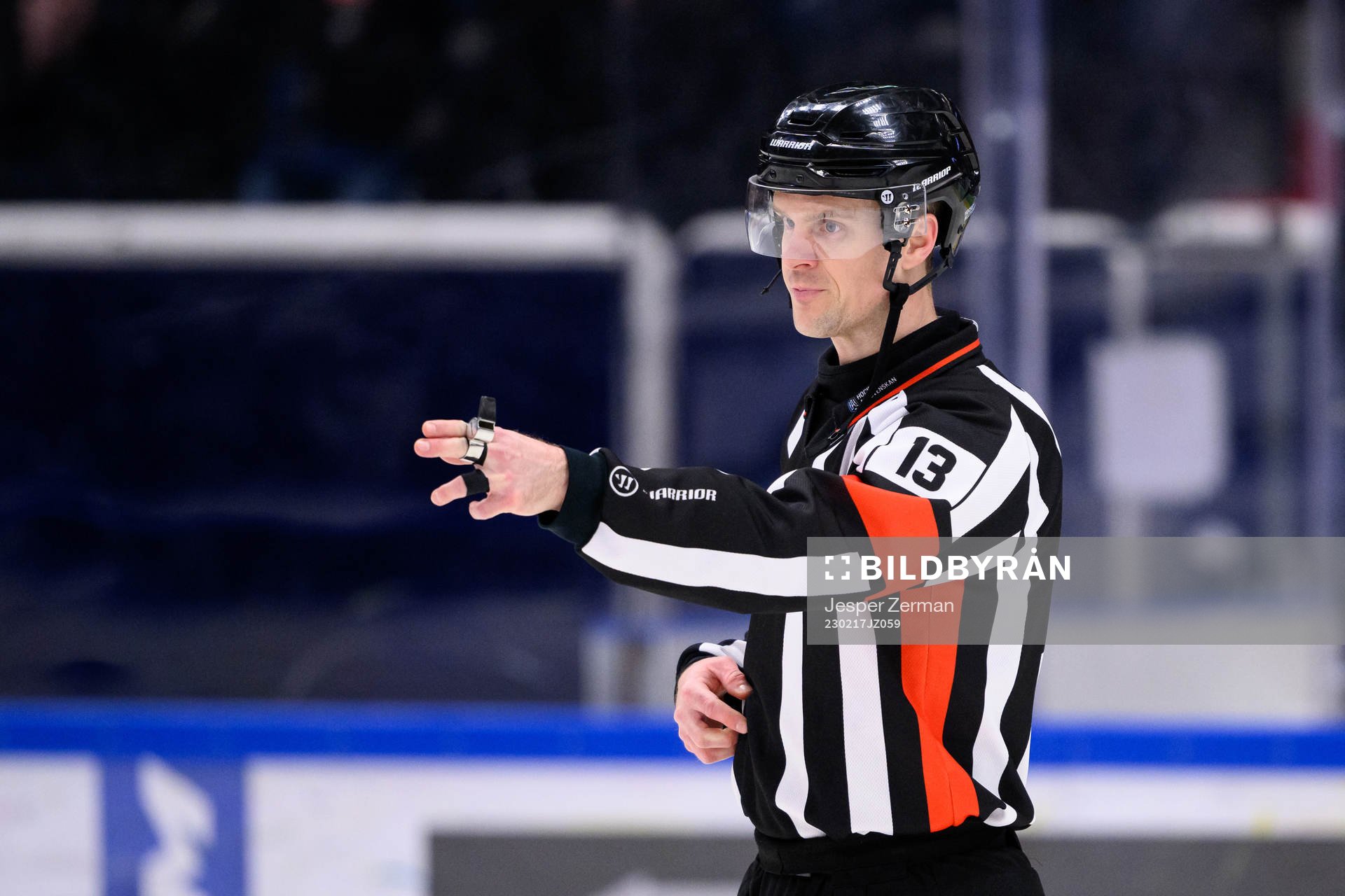Domare Stefan Johansson dömer 2-1 till Södertälje