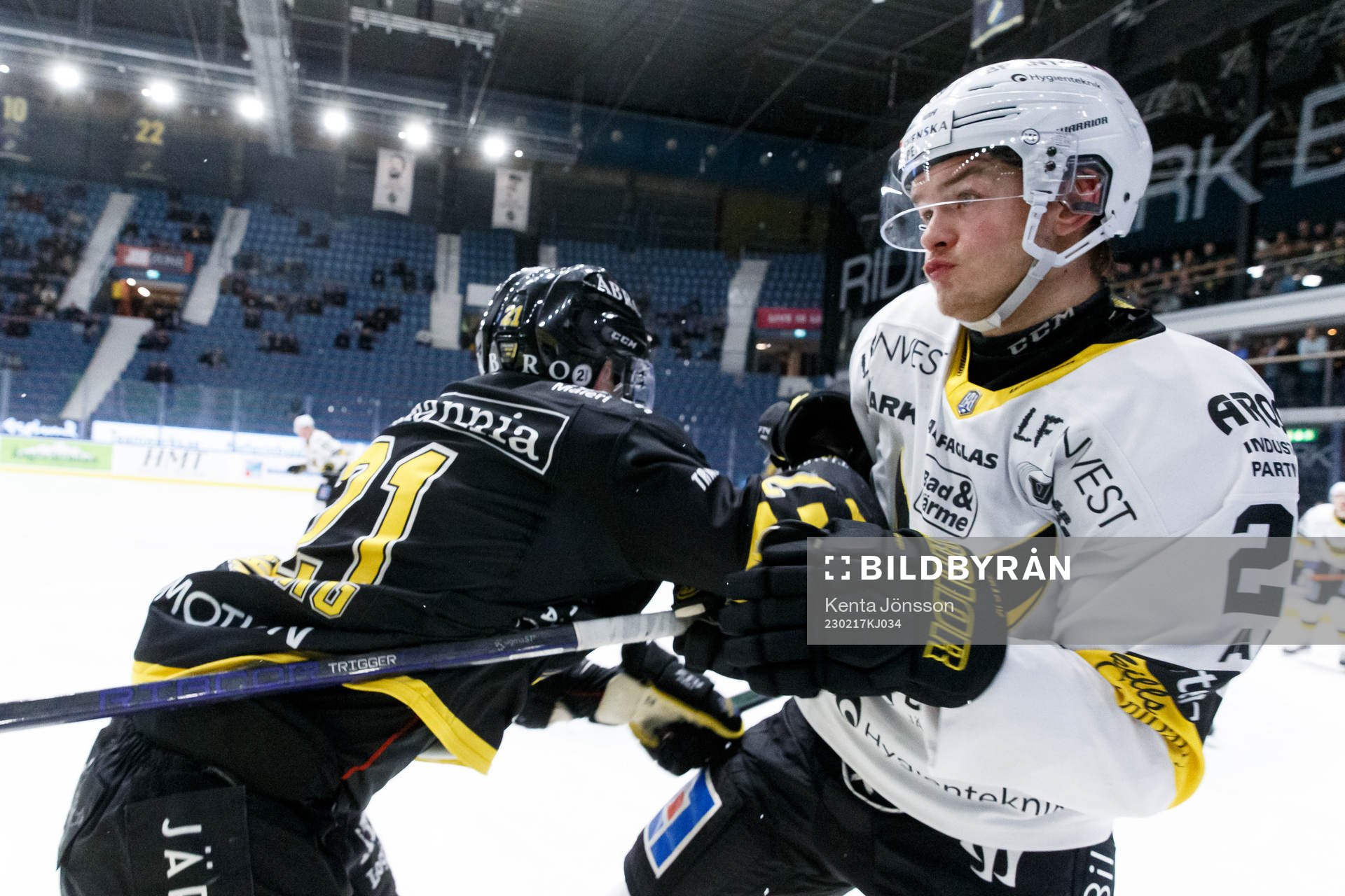 AIKs Christian Sandberg och Västerås Simon Robertsson