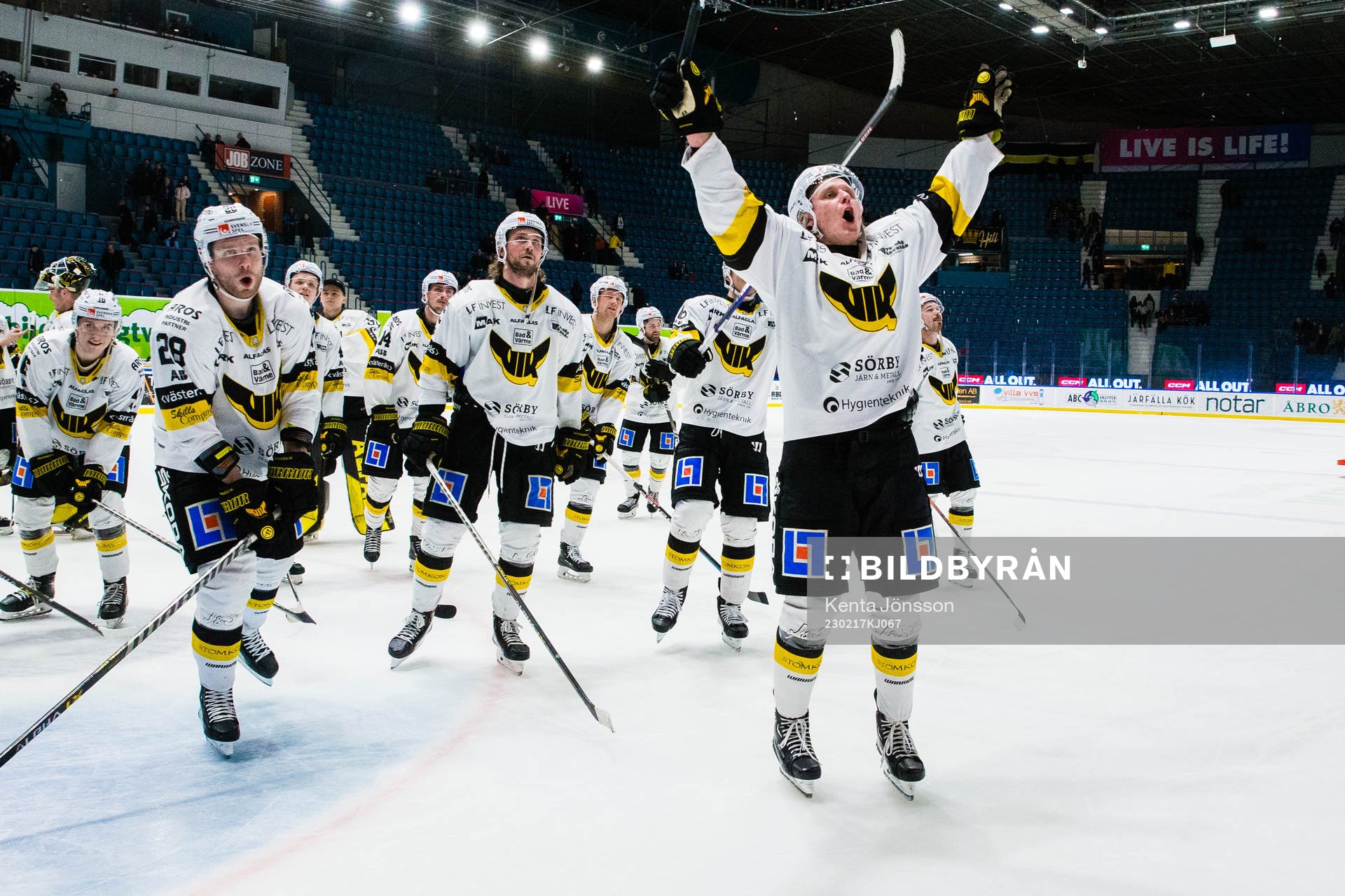 Västerås spelare jublar