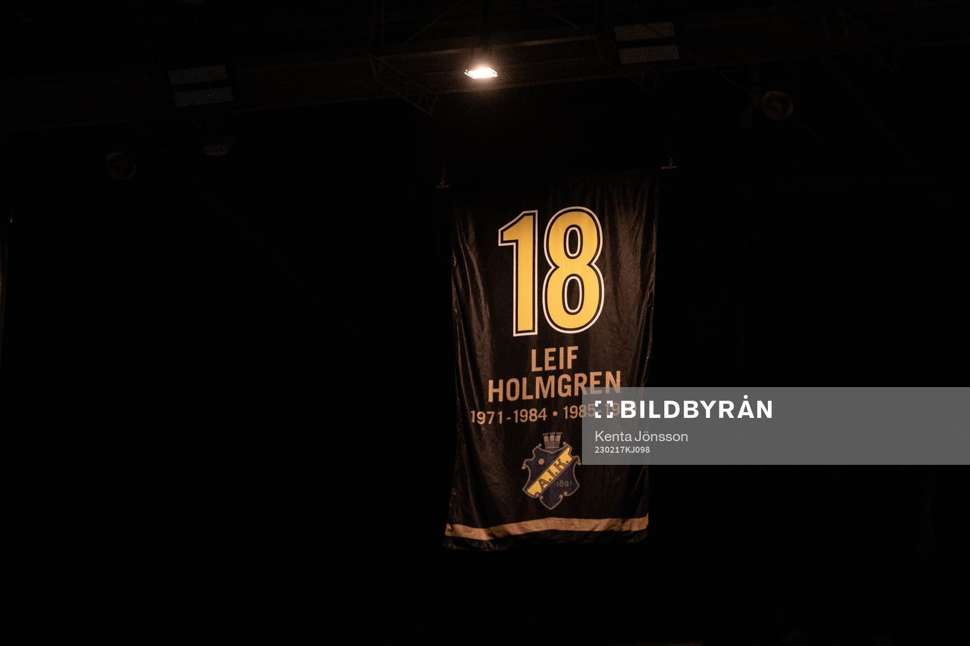 Vepa med Leif Holmgren i taket på Hovet