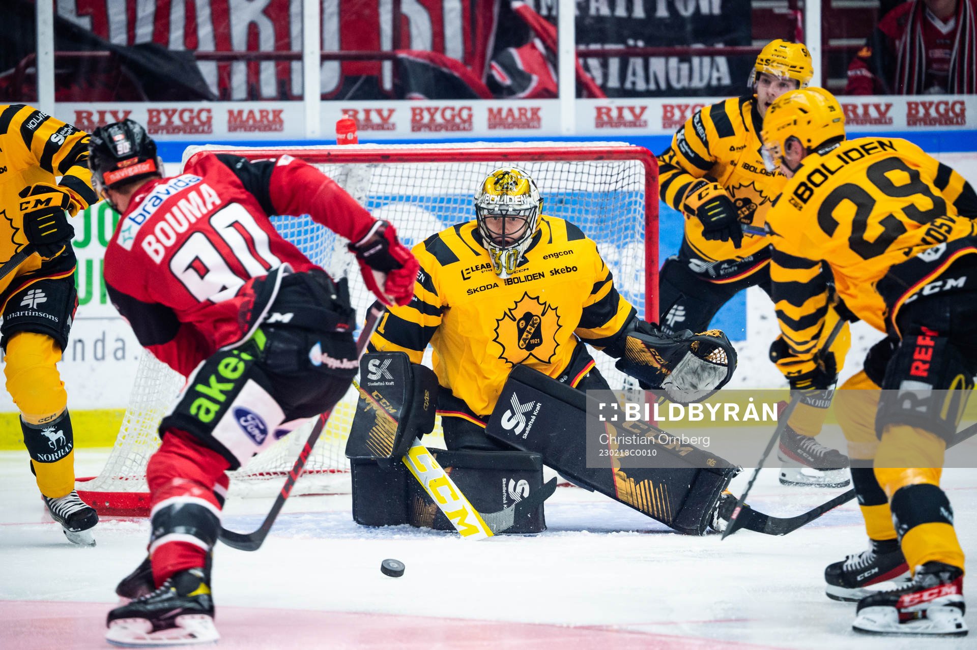 Malmö Redhawks Lance Bouma och Skellefteås målvakt