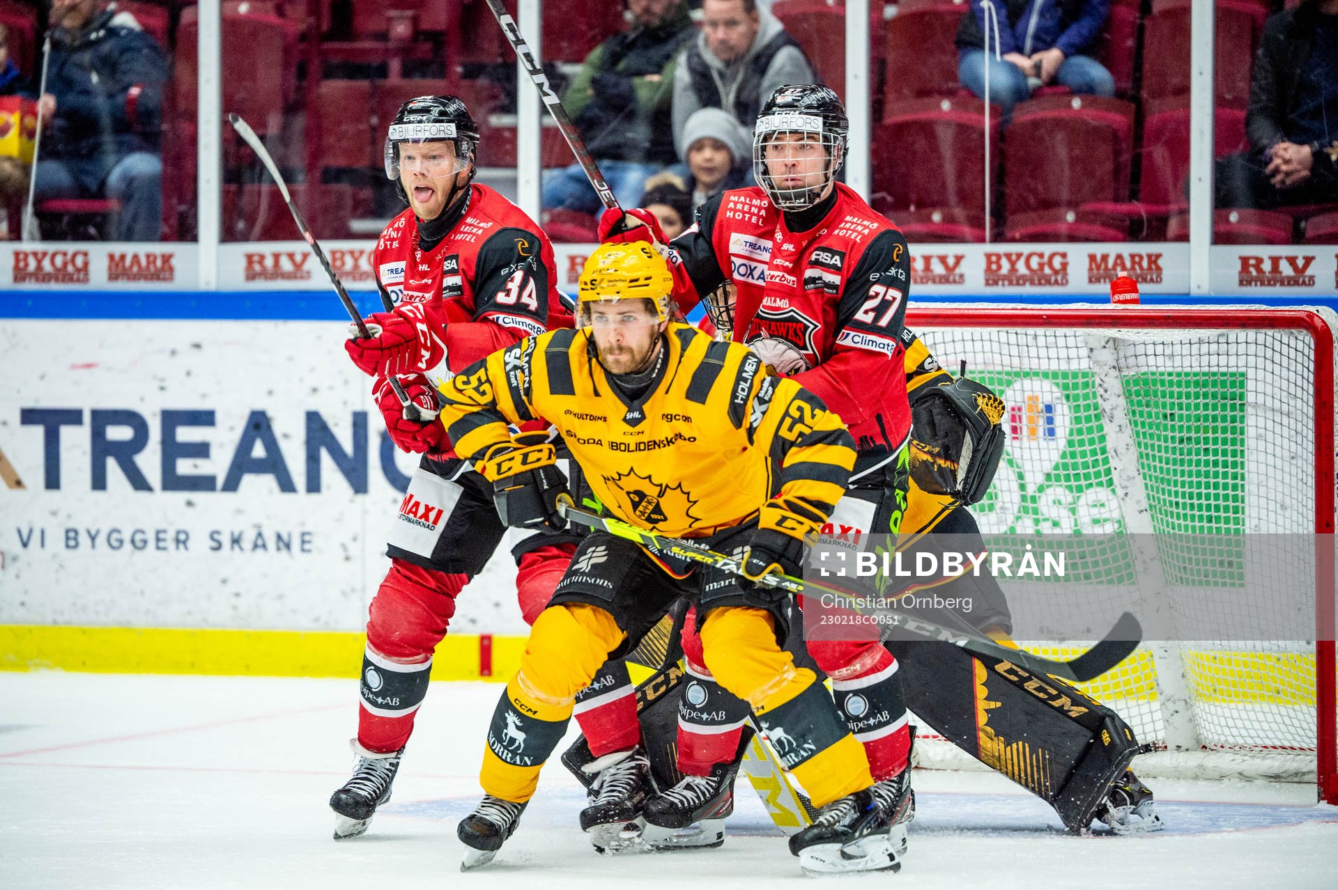 Carl Söderberg och Malmö Redhawks Ponthus Westerholm mot