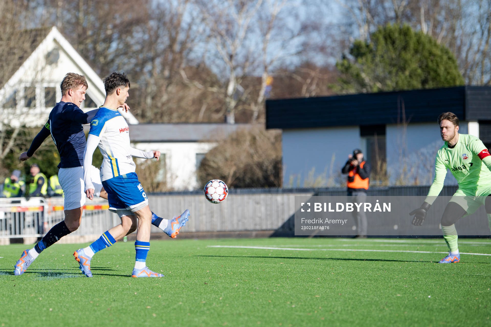 Onsalas David Berntsson och Helsingborgs Casper Widell samt