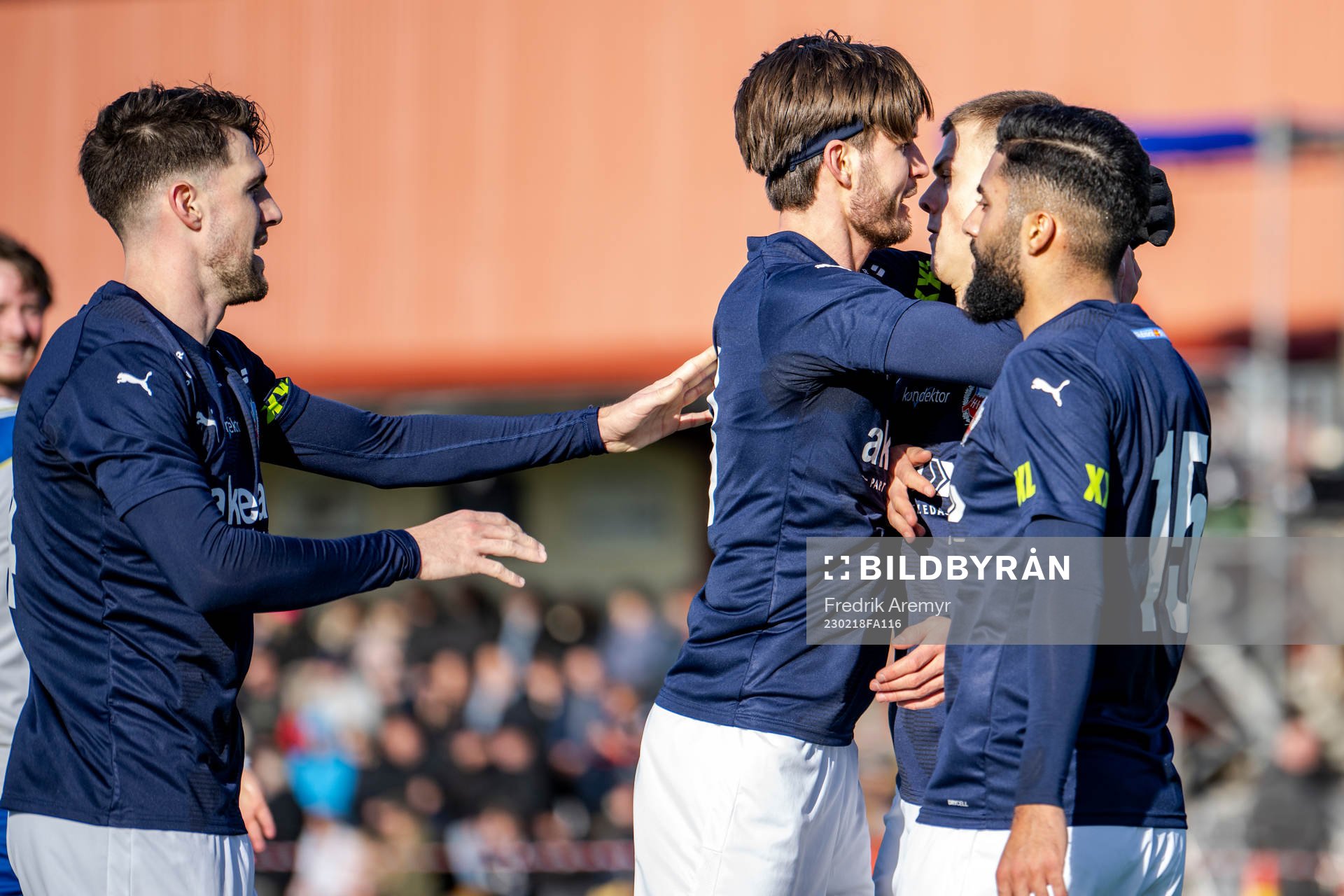 Helsingborgs Oliver Stojanović Fredin, målskytt Wilhelm Loeper, Simon Bengtsson och Amin Al Hamawi jublar efter 0-3 under matchen i Svenska Cupen mellan Onsala och Helsingborg den 18 februari 2023 i Onsala.