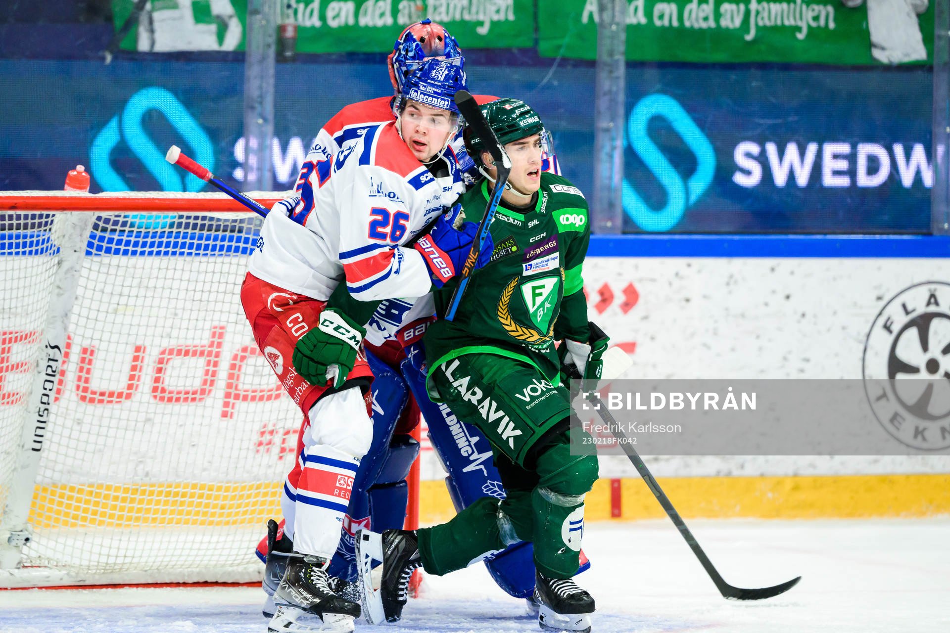 Oskarshamns Lukas Pilö, målvakt Tim Juel och Färjestads