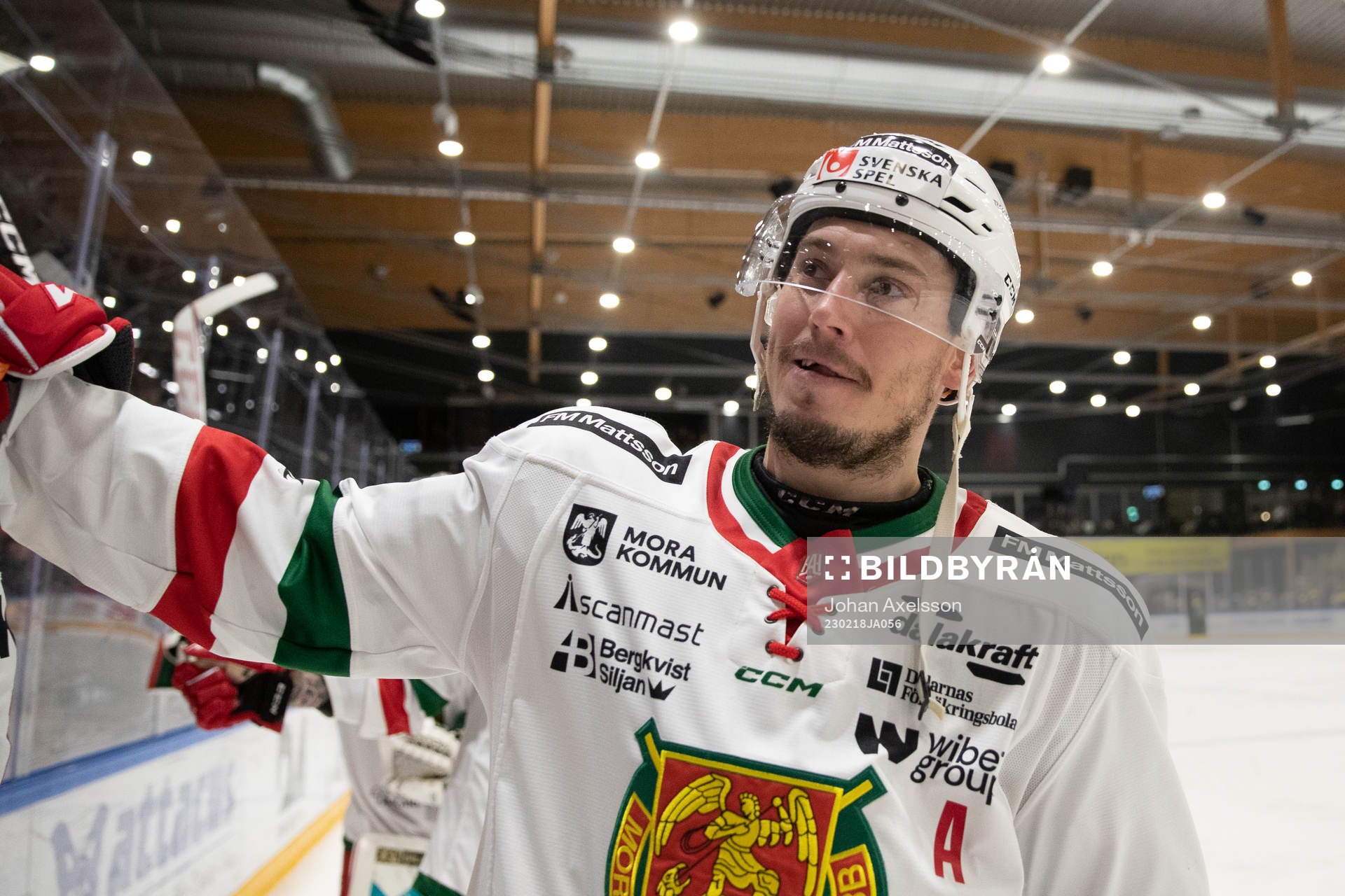 Moras Robin Johansson jublar