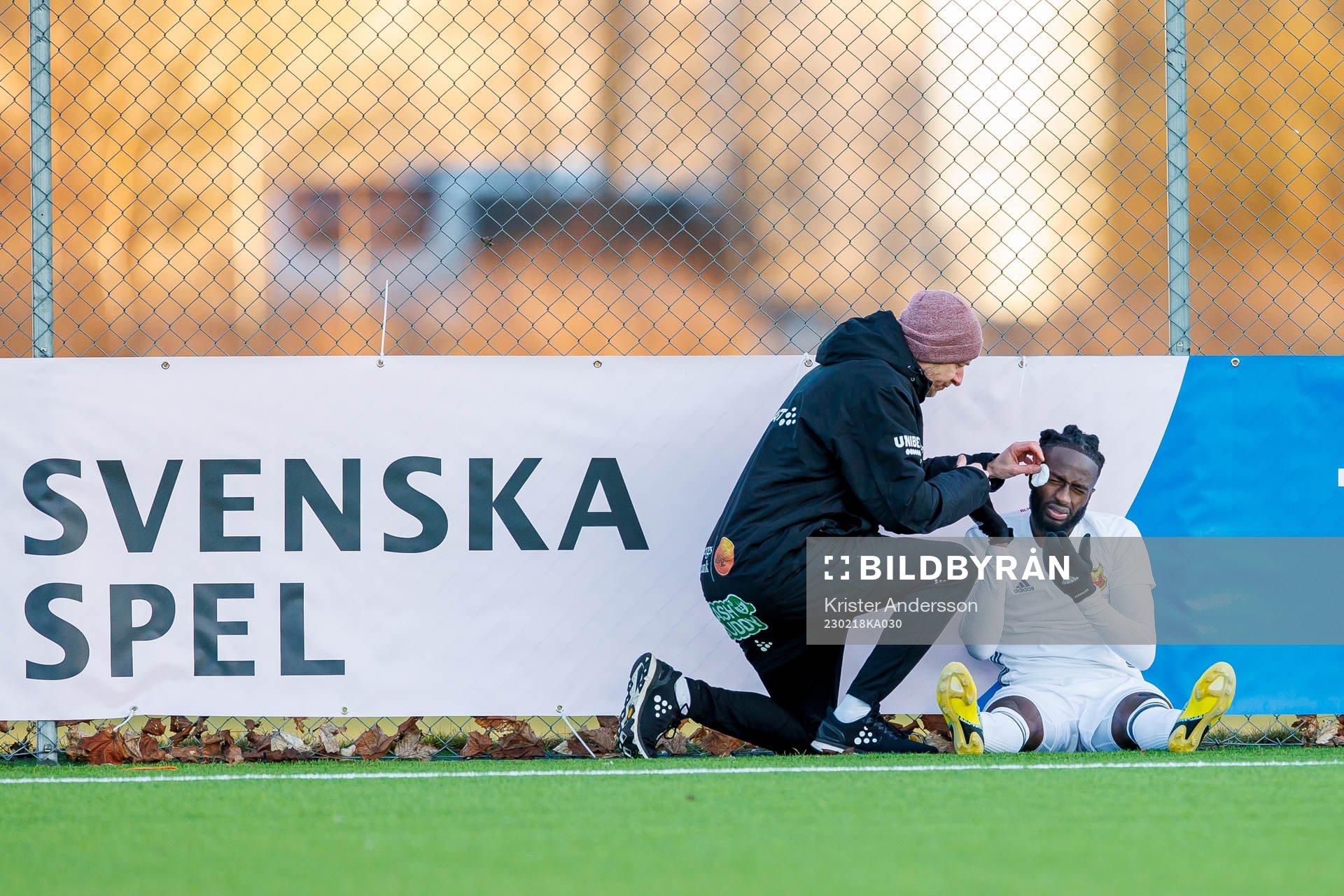 Östersunds Mansour Sinyan har ont