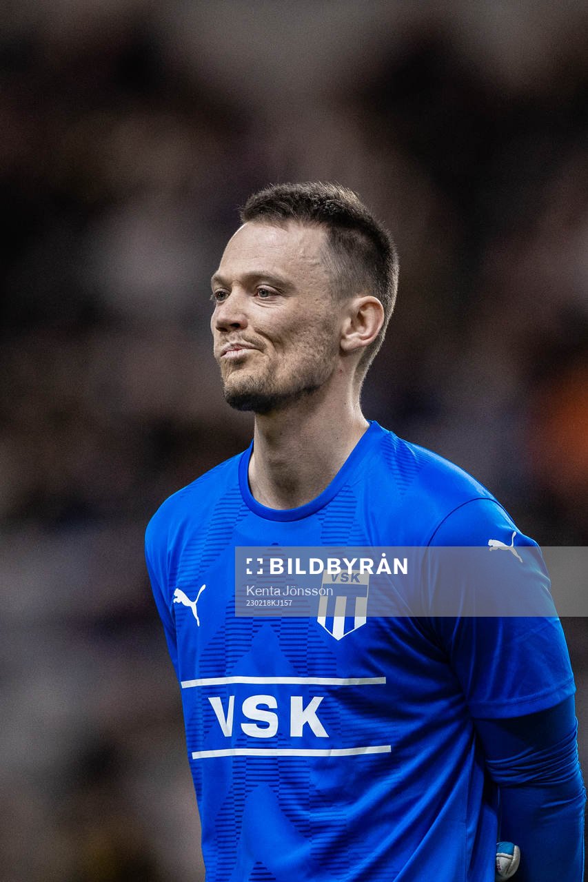 Västerås målvakt Anton Fagerström inför  fotbollsmatchen i Svenska Cupen mellan AIK och Västerås SK den 18 februari 2023 i Stockholm. 