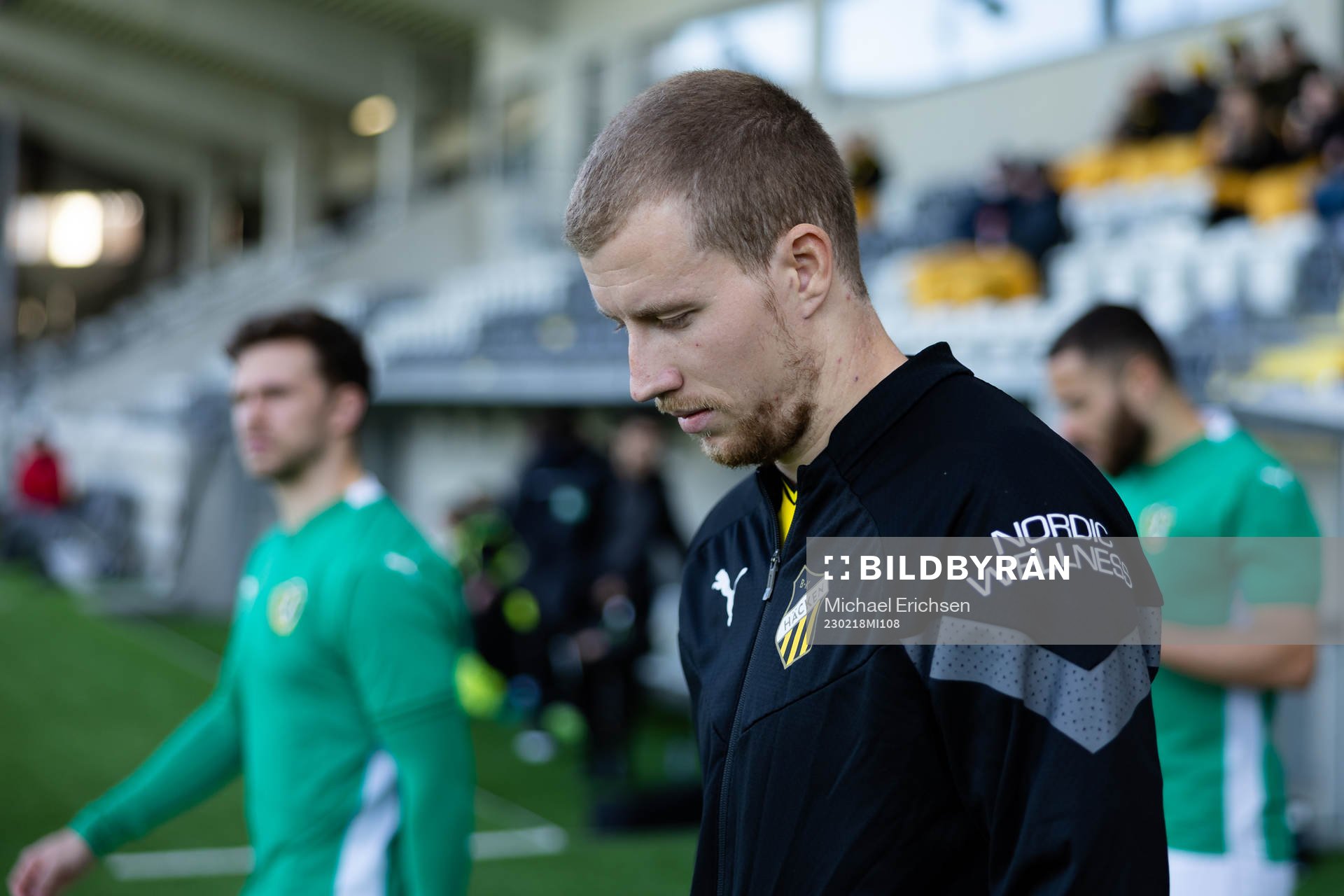 Häckens Simon Gustafson  innan fotbollsmatchen i Svenska