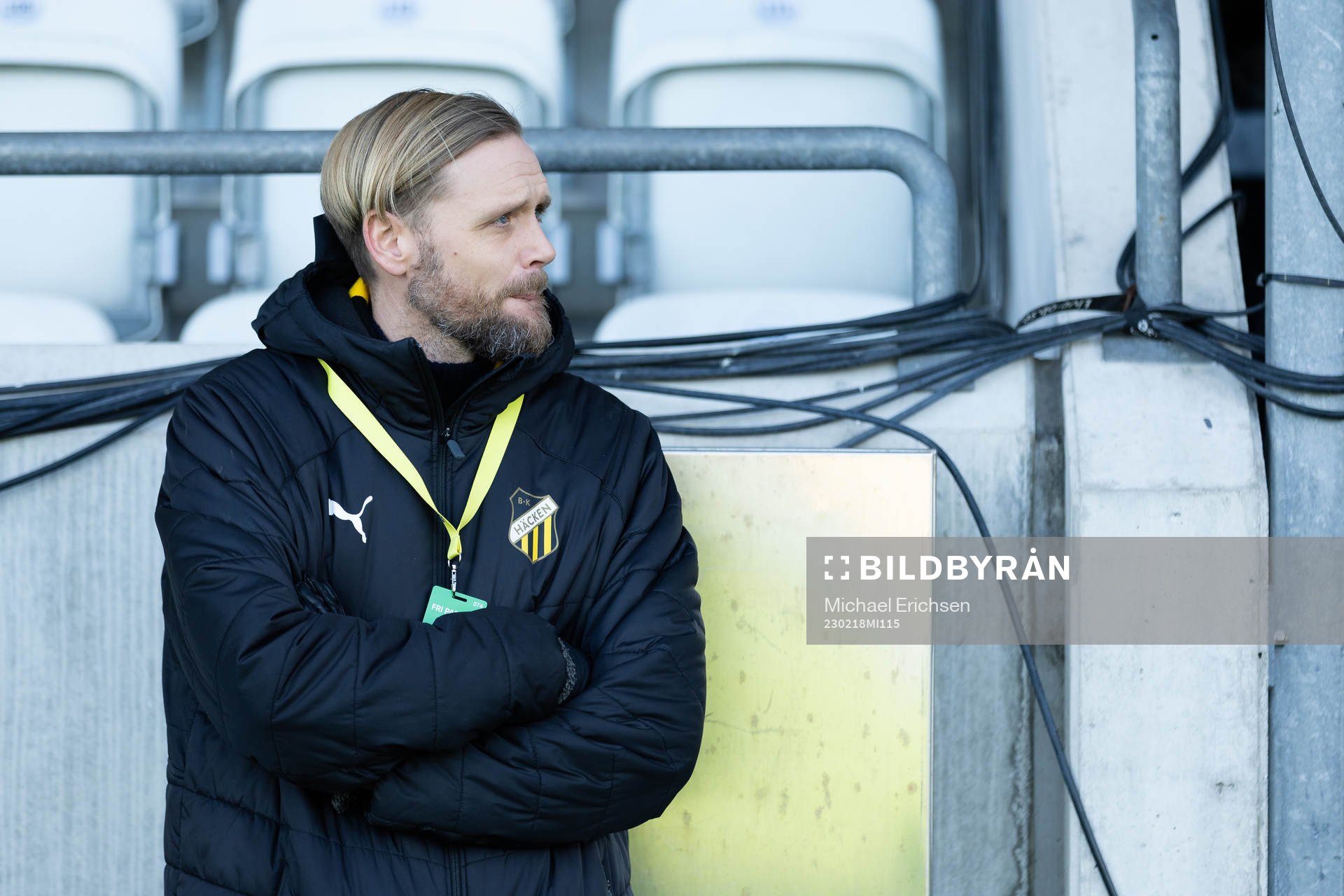 Häckens klubbchef Marcus Jodin innan  fotbollsmatchen i