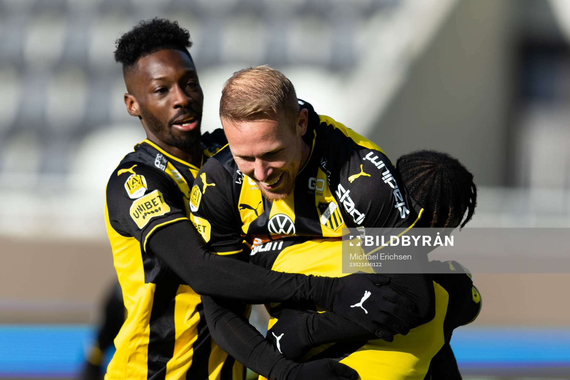Häckens Mikkel Rygaard Jensen jublar ihop med Ibrahim