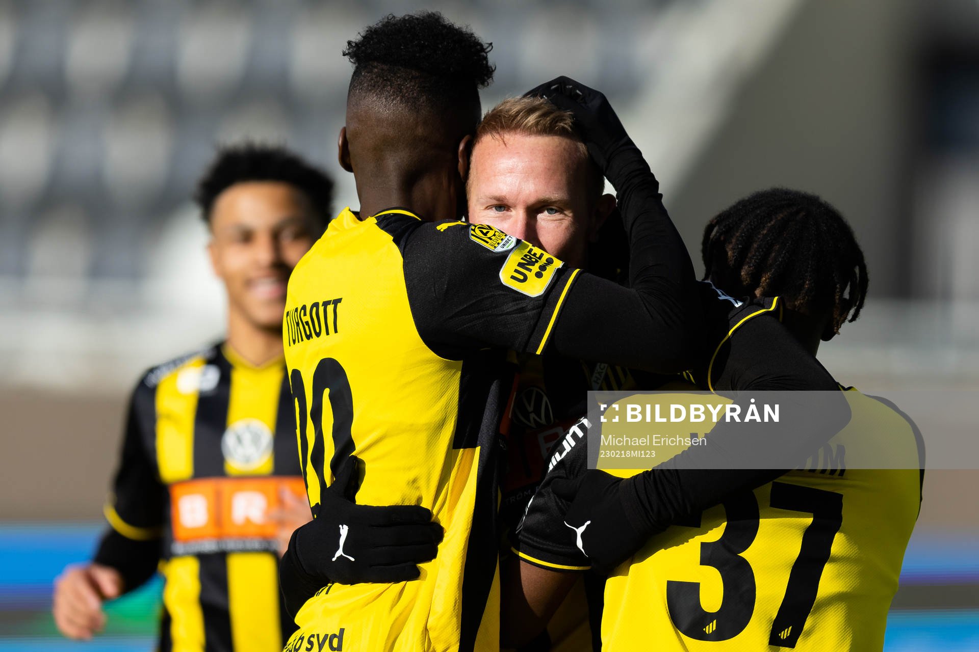 Häckens Mikkel Rygaard Jensen jublar ihop med Ibrahim