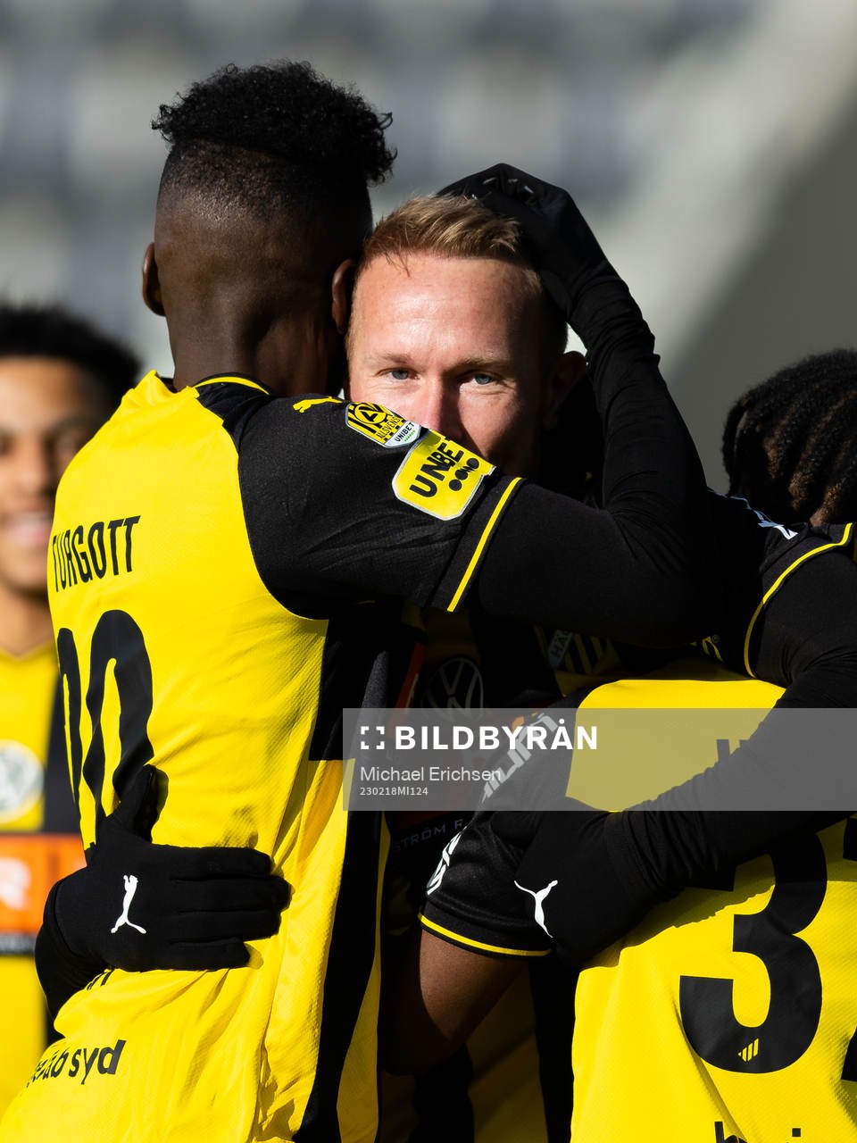 Häckens Mikkel Rygaard Jensen jublar ihop med Ibrahim Sadiq och Blair Sebastian Turgott efter 1-0 under fotbollsmatchen i Svenska Cupen mellan Häcken och Jönköpings Södra den 18 februari 2023 i Göteborg.