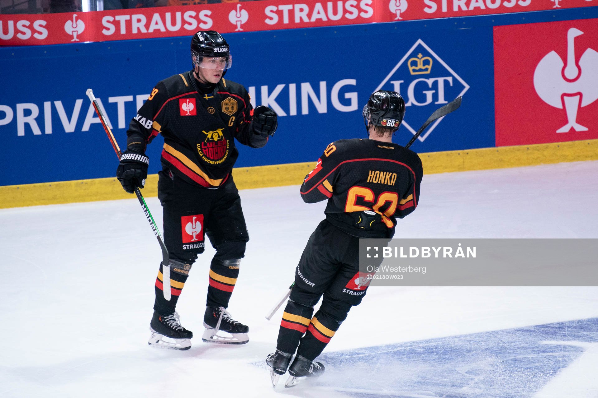 Luleås Erik Gustafsson celebrates with Julius Honka