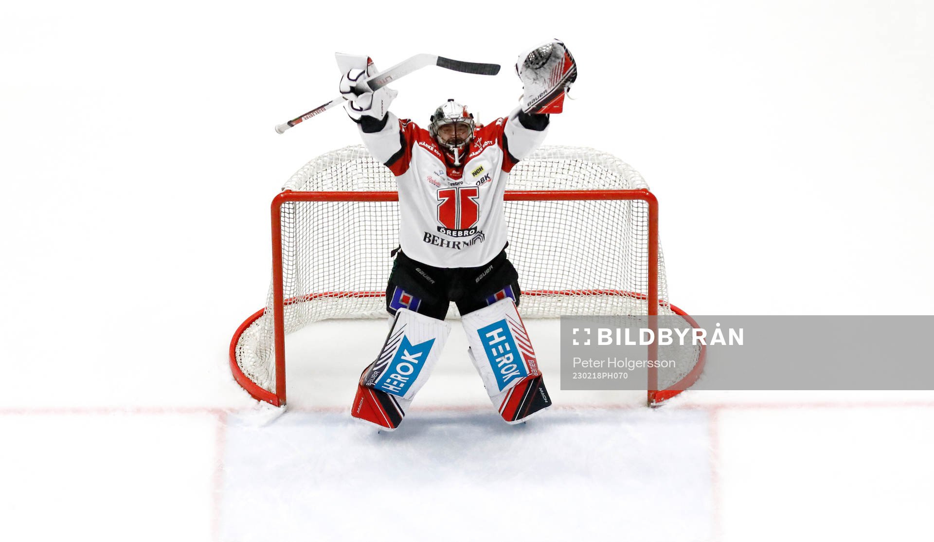Örebros målvakt Jhonas Enroth jublar