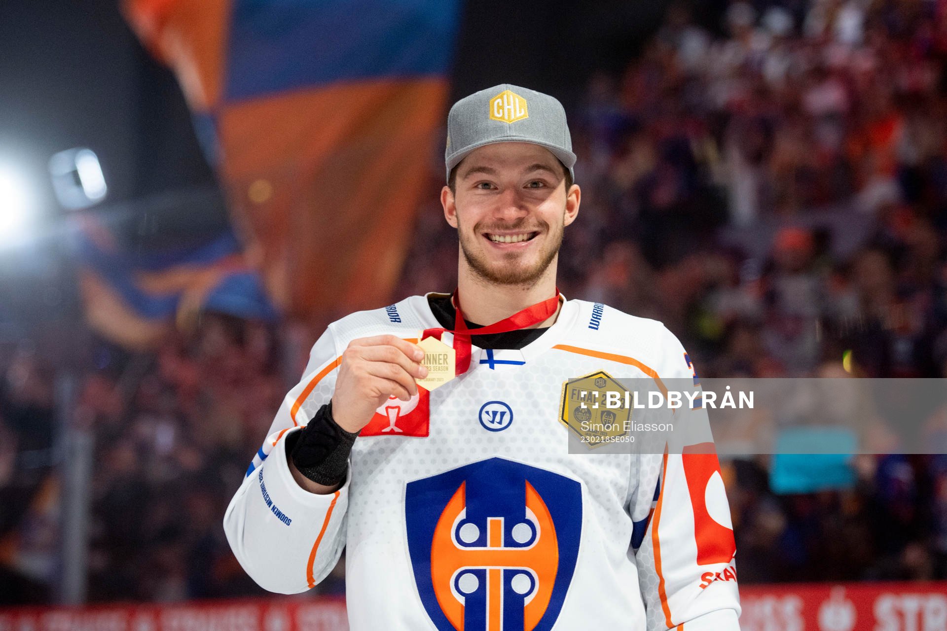 Tapparas Kristian Tanus with his mnedal