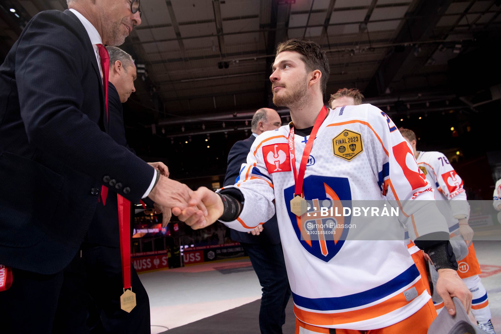 Tapparas Kristian Tanus celebrates with the medal