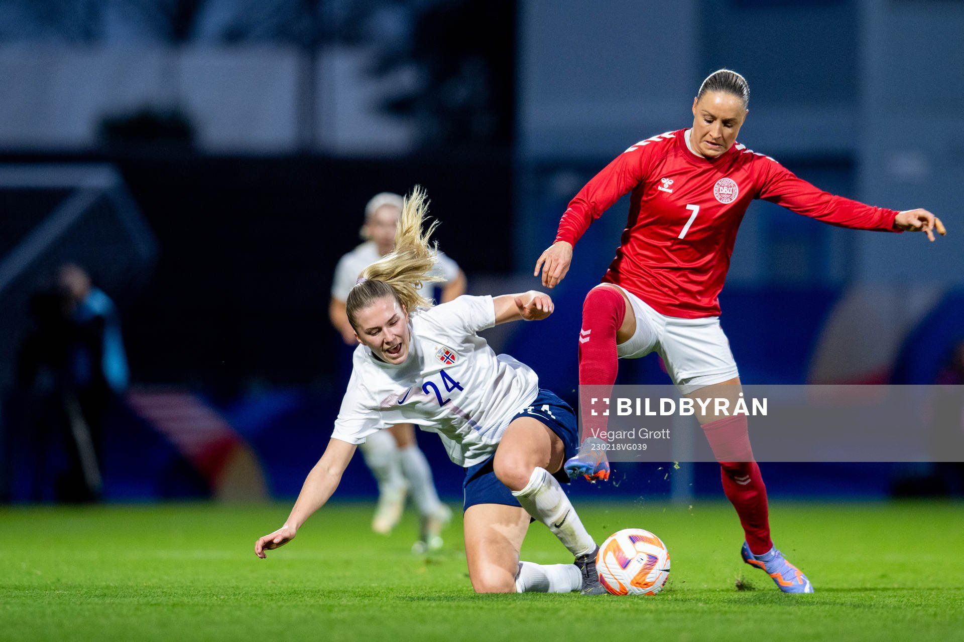 Emilie Nautnes of Norway and Sanne Troelsgaard of Denmark