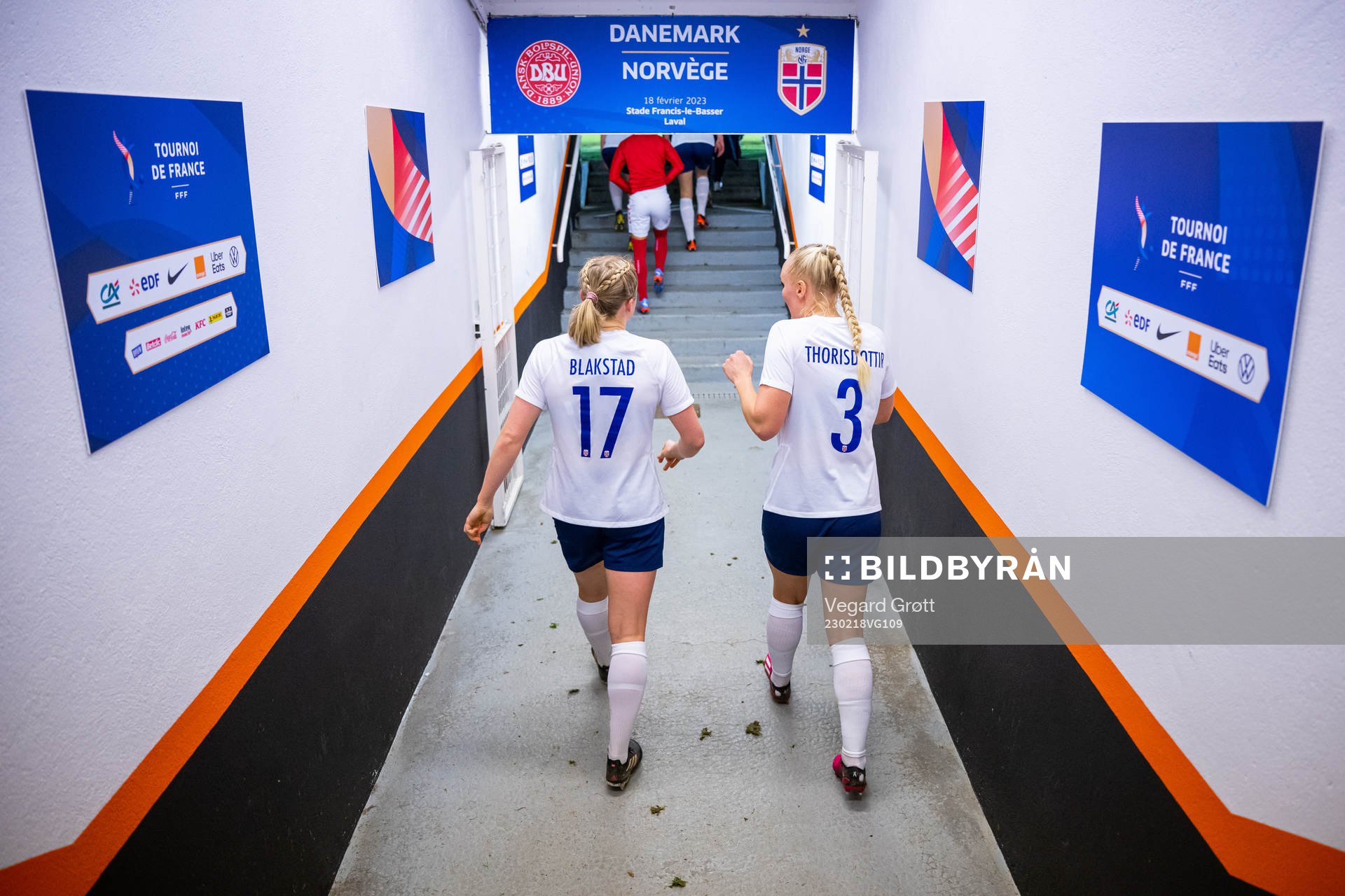 Julie Blakstad and Maria Thorisdottir of Norway at half-time