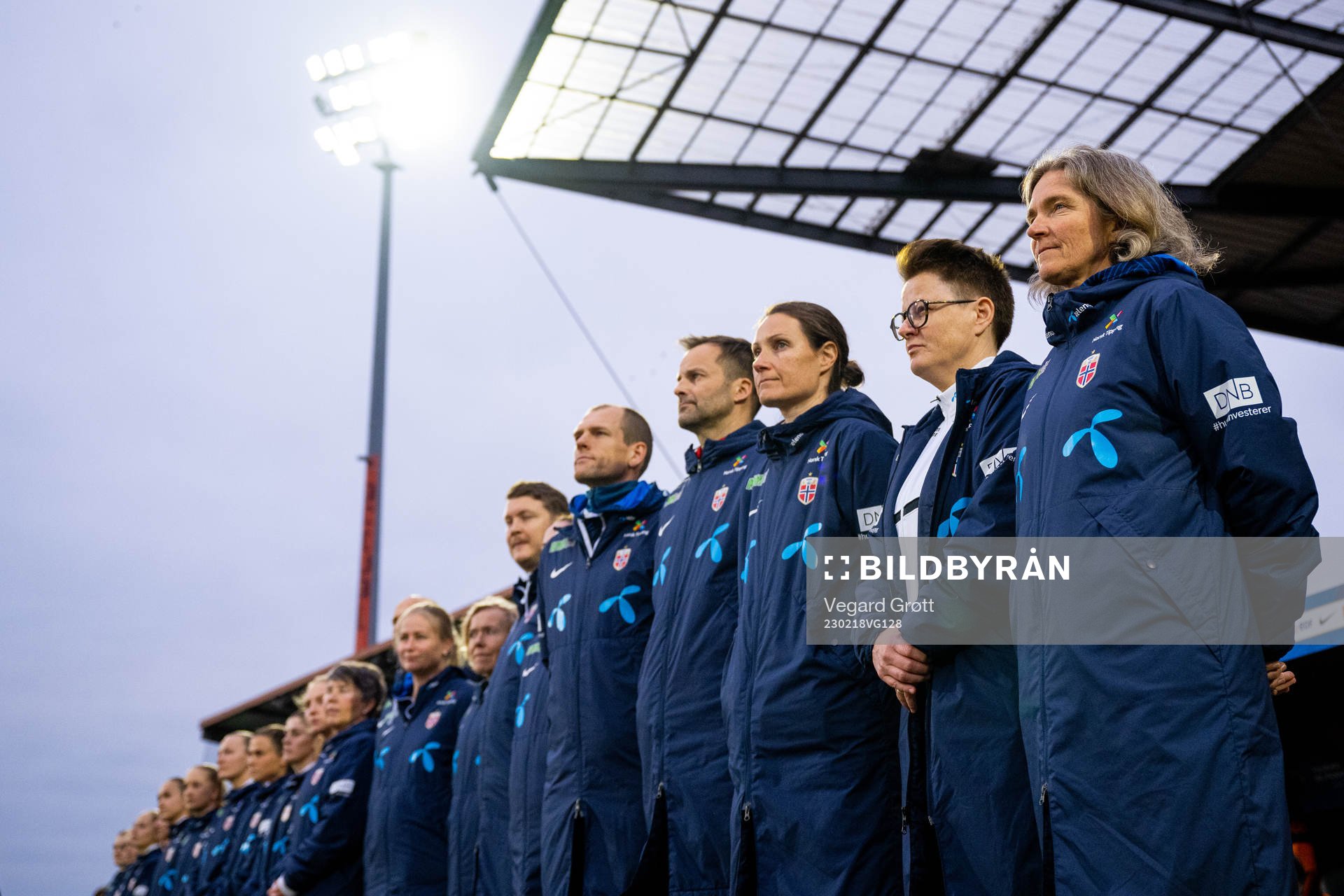 Head coach Hege Riise and staff of Norway ahead of the international friendly football match between Denmark and Norway on February 18, 2023 in Laval. From left: Bente Bratbak, Jeanette Ringstad, Marius Eriksrud, Trygve Hunemo, Jon Knudsen, Ingvild Stensland and Monica Knudsen.