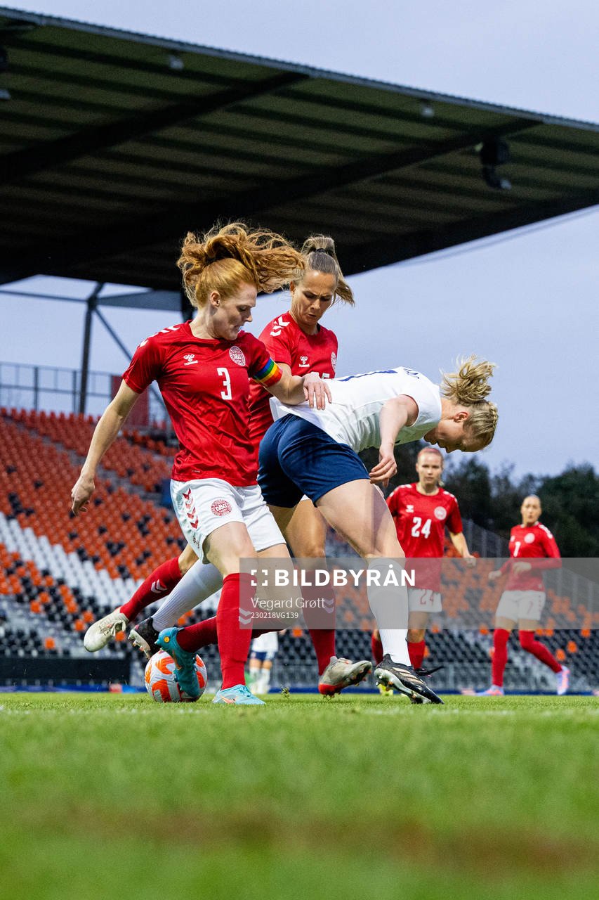 Stine Ballisager Pedersen of Denmark and Julie Blakstad of