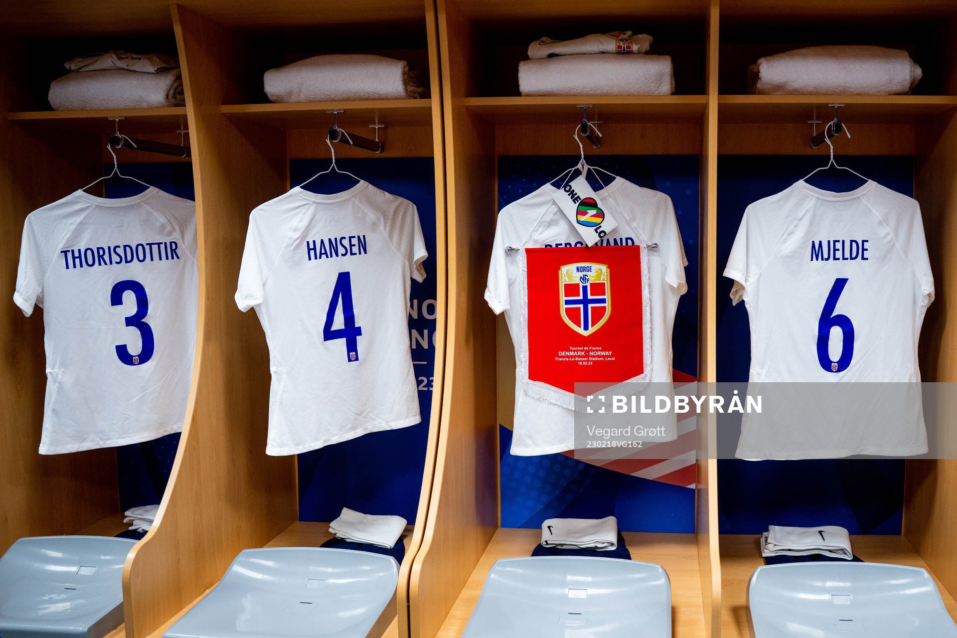 The kits of Maria Thorisdottir, Tuva Hansen, Guro Bergsvand