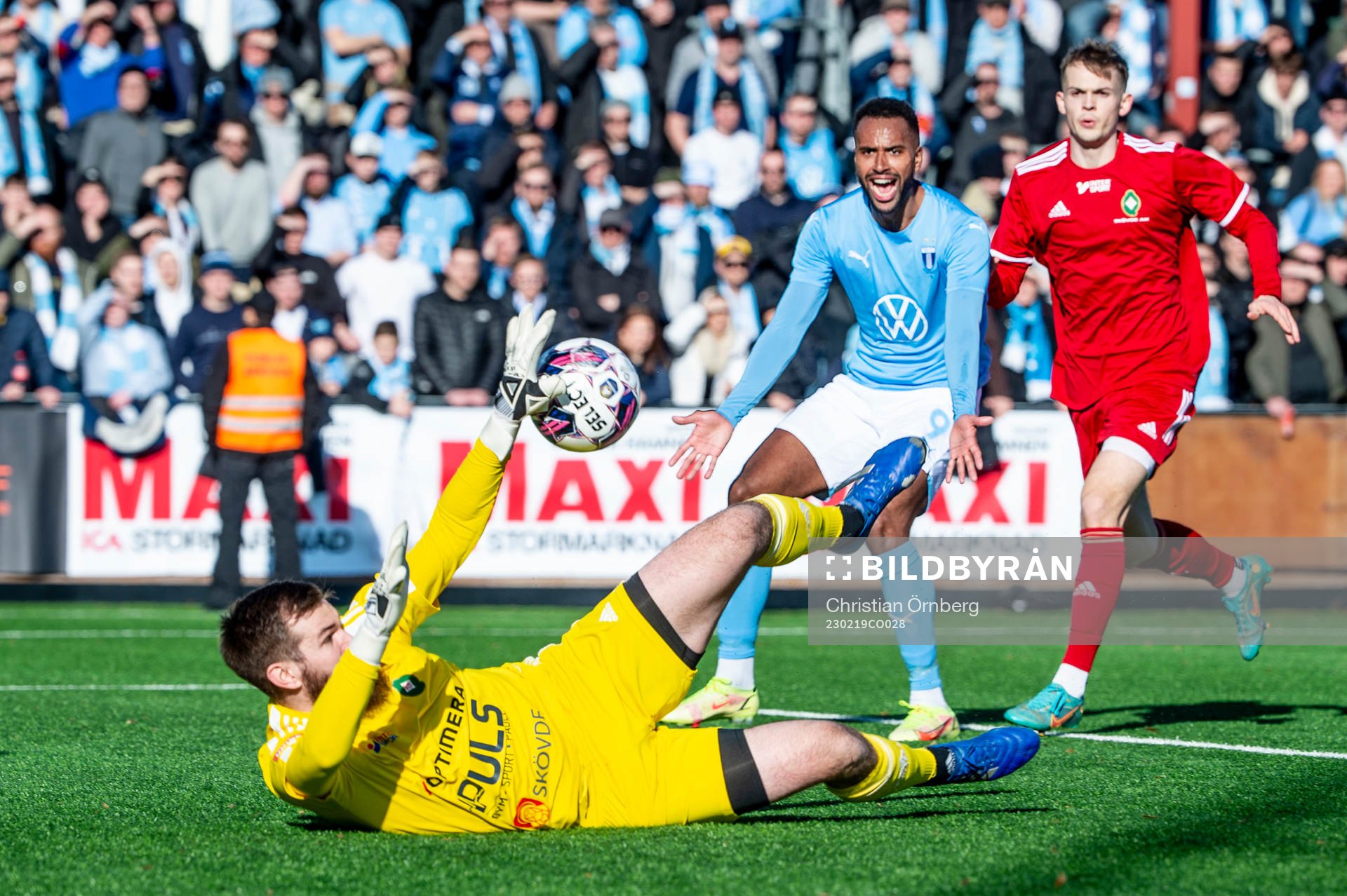 Malmö FFs Isaac Kiese Thelin mot Skövde AIKs målvakt