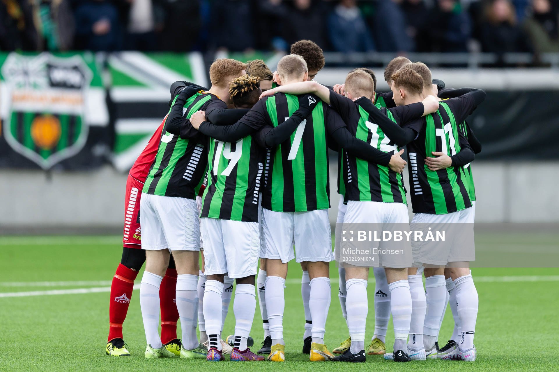 GAIS spelare samlade innan fotbollsmatchen i Svenska Cupen
