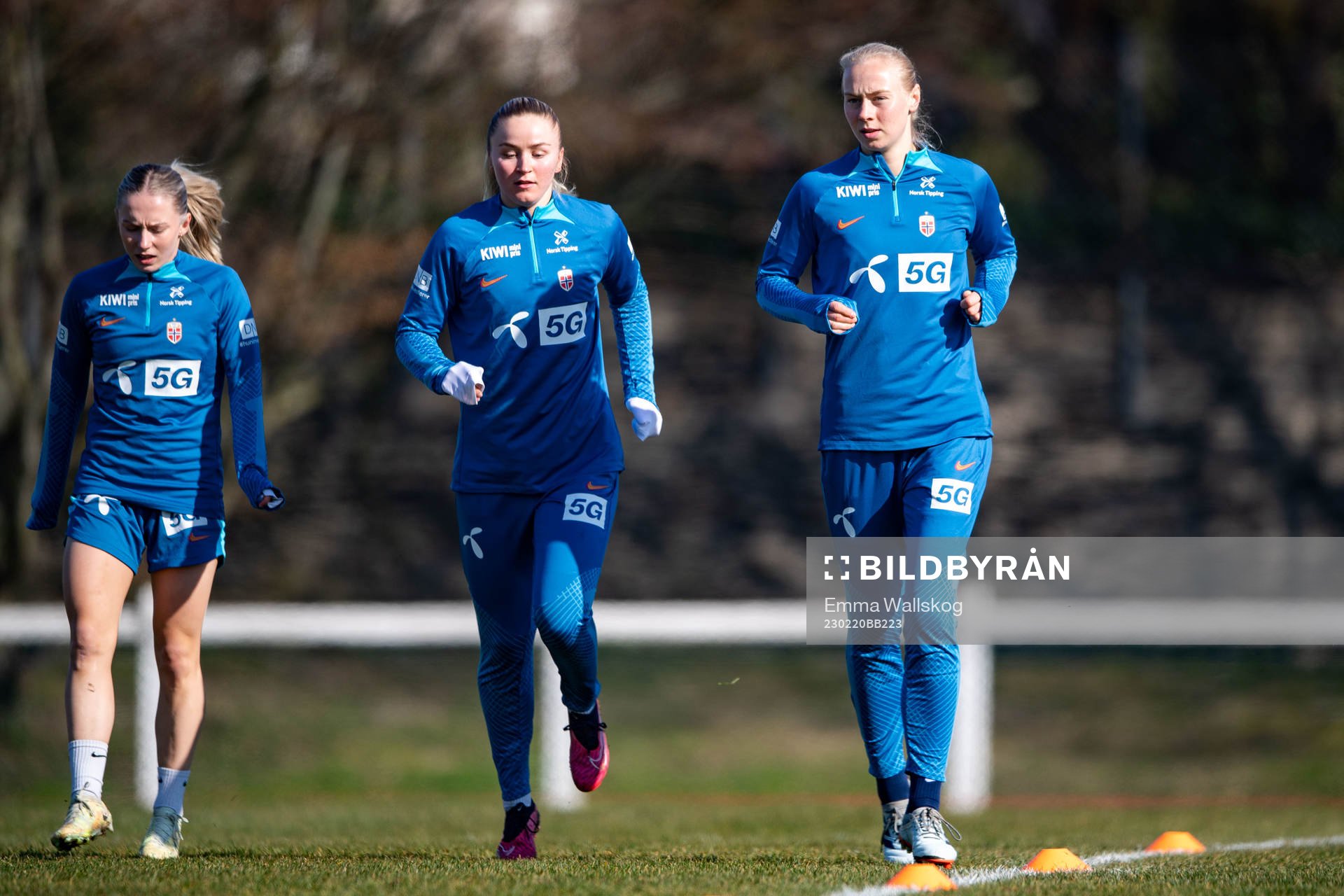 Thea Bjelde, Anna Langås Jøsendal and Sara Hørte of
